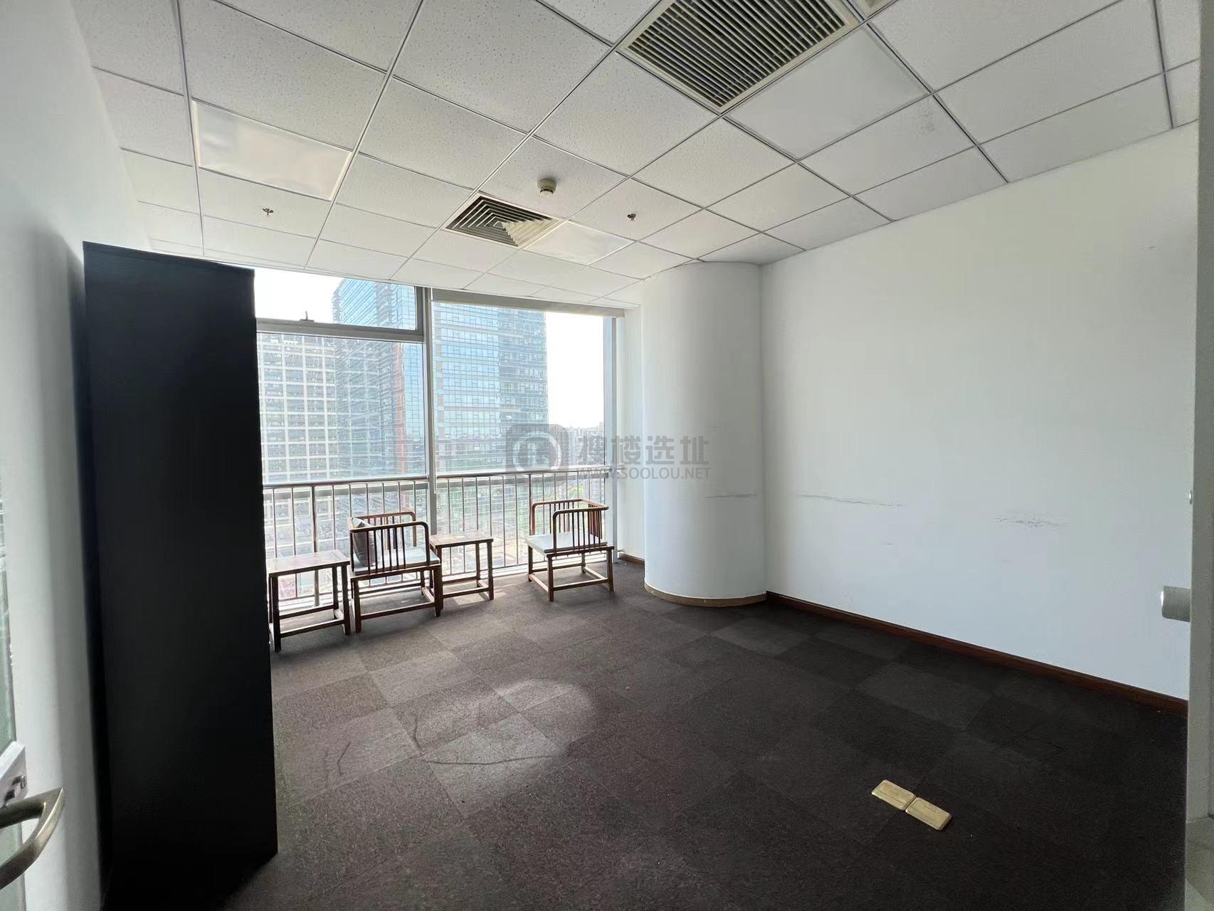 新地中心面积347平