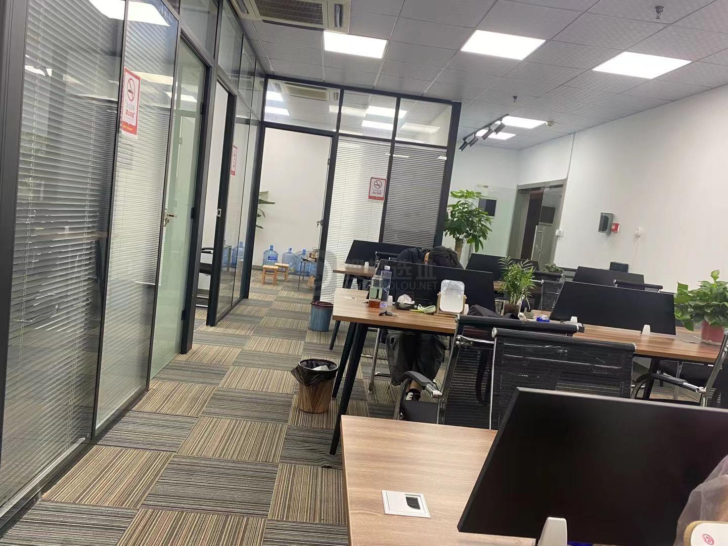 凤凰和睿大厦面积120平