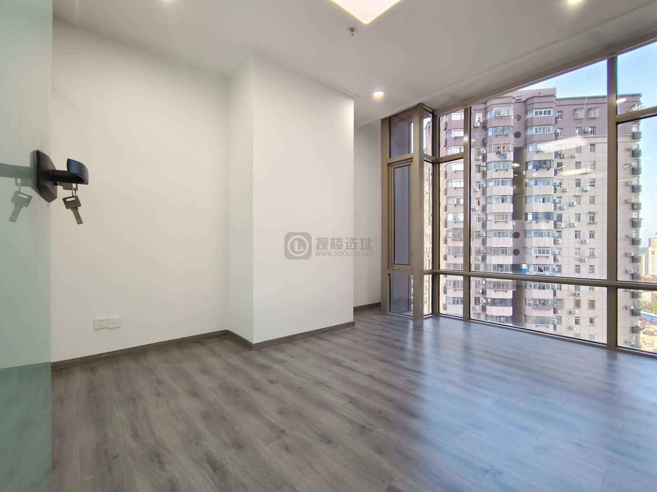 新世纪广场面积123平