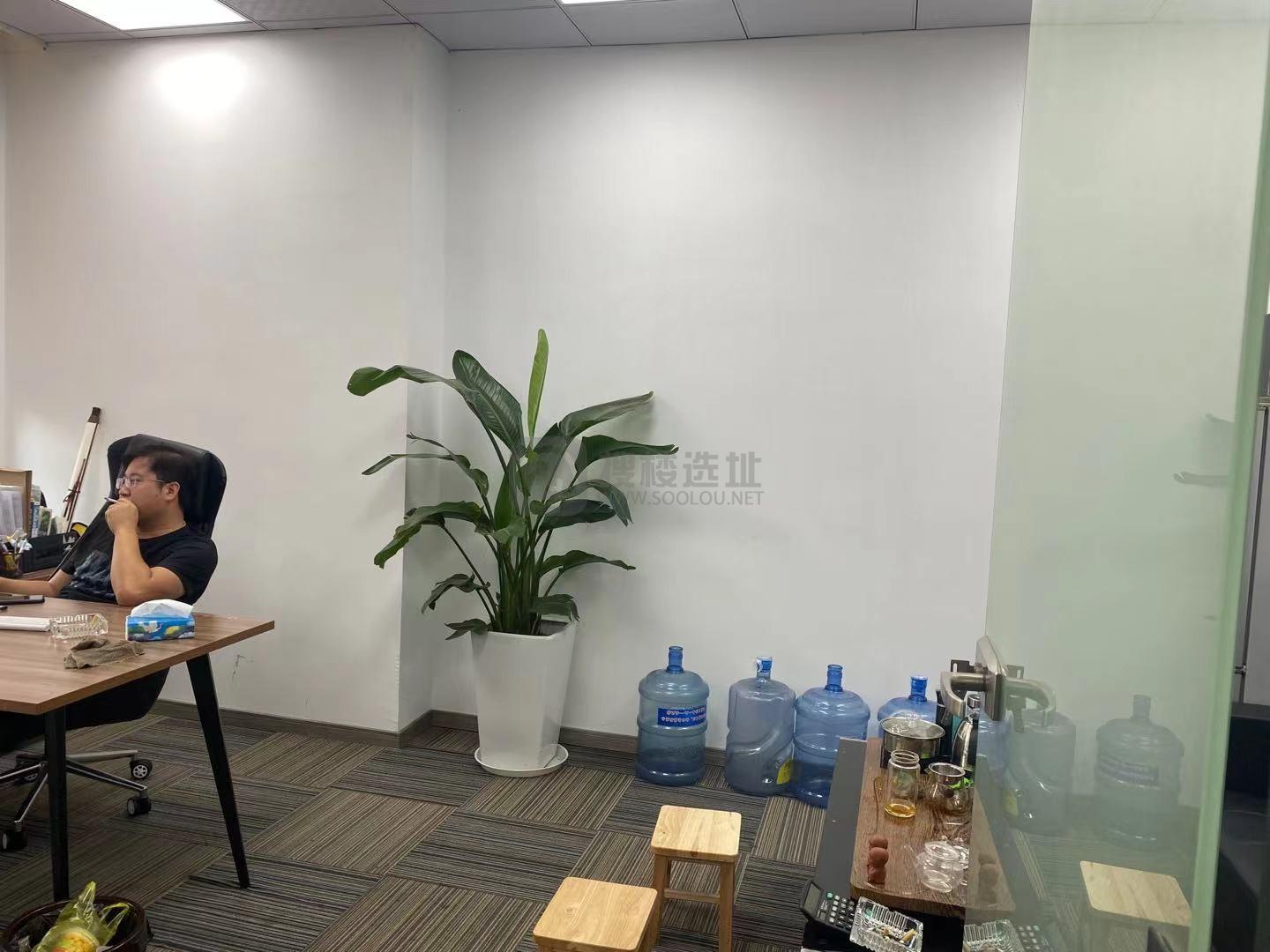 凤凰和睿大厦面积120平