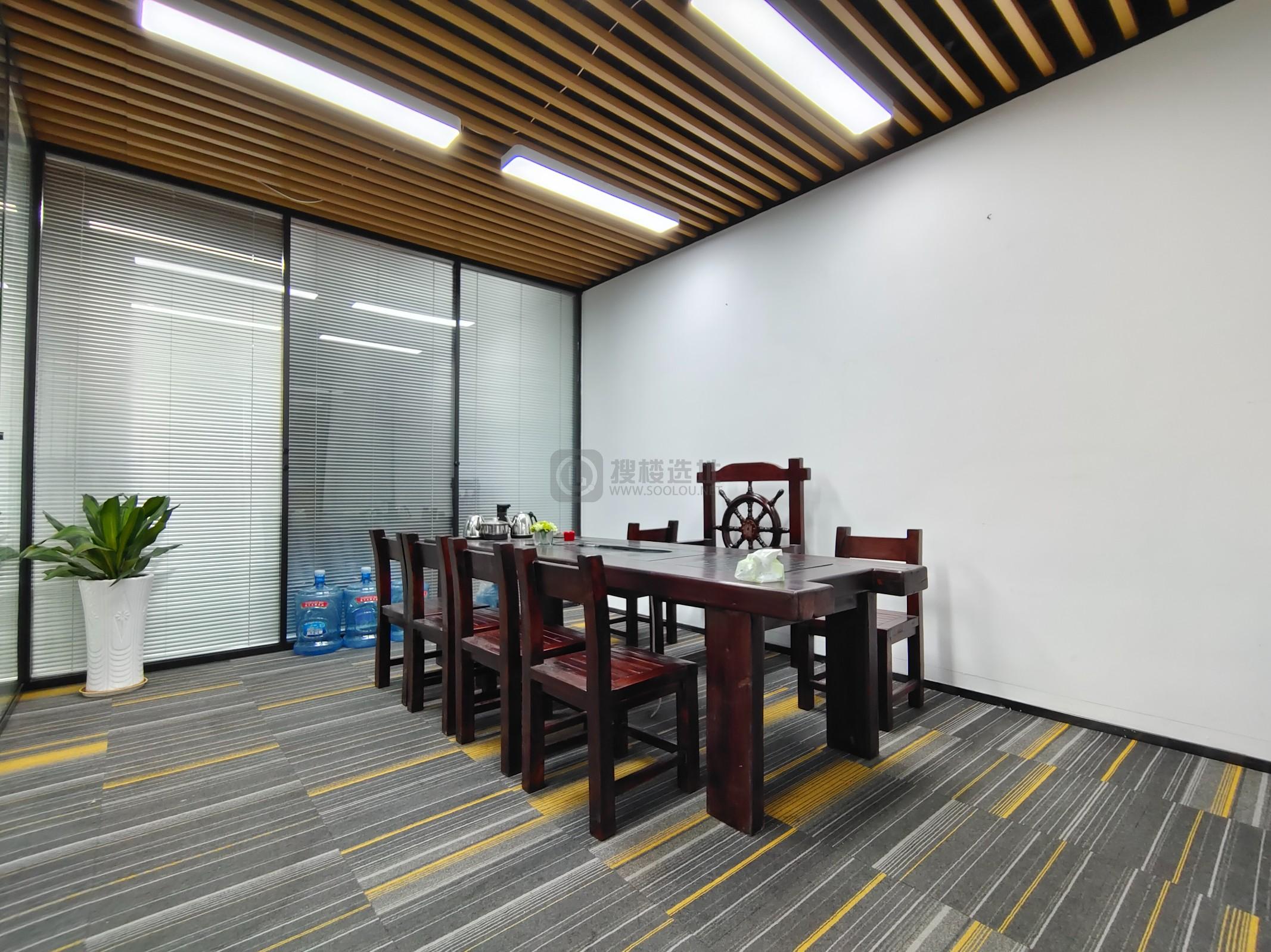 绿地之窗面积220平