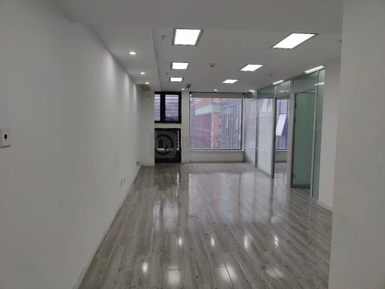 远洋国际中心面积80平