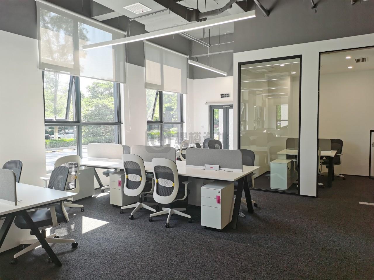 仁恒置地广场面积261平