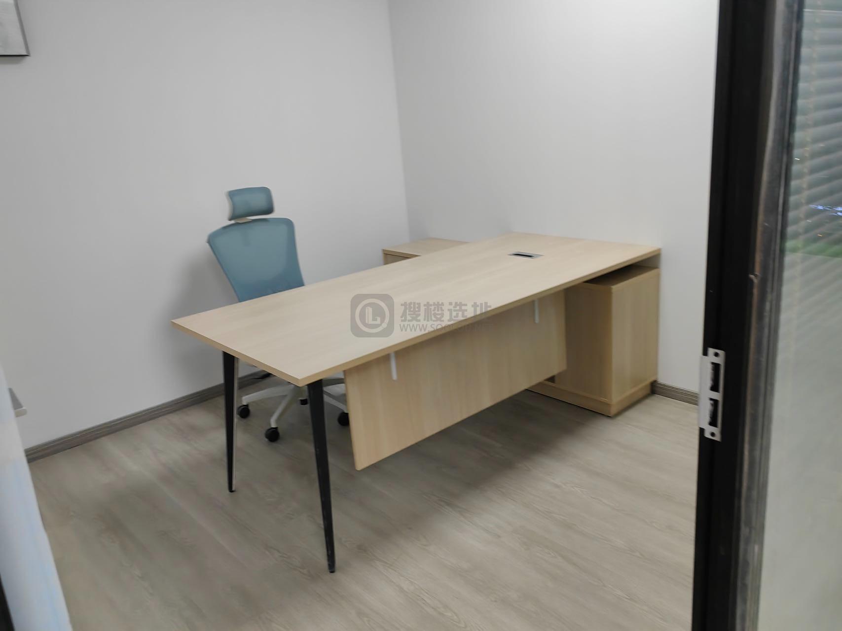 凤凰文化广场面积127平