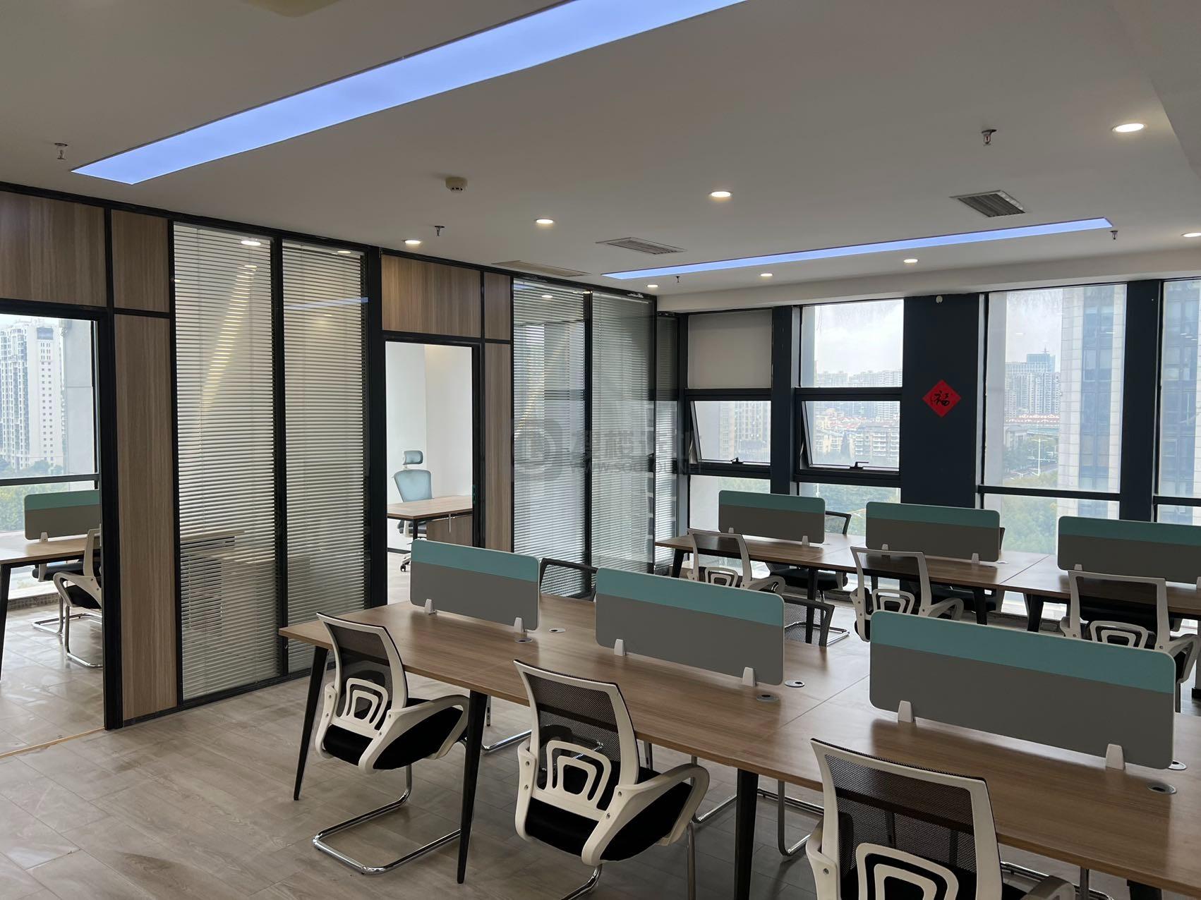 凤凰文化广场面积126平