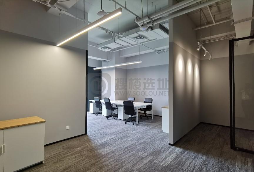 南京金融城面积106平