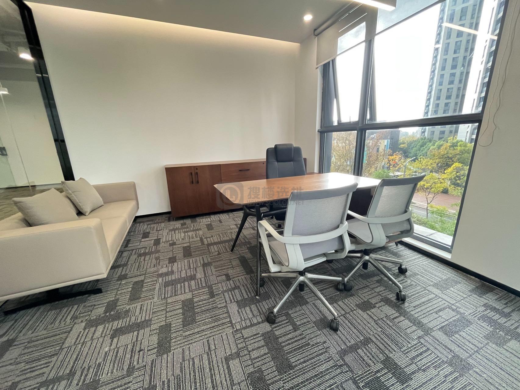 仁恒置地广场面积129平