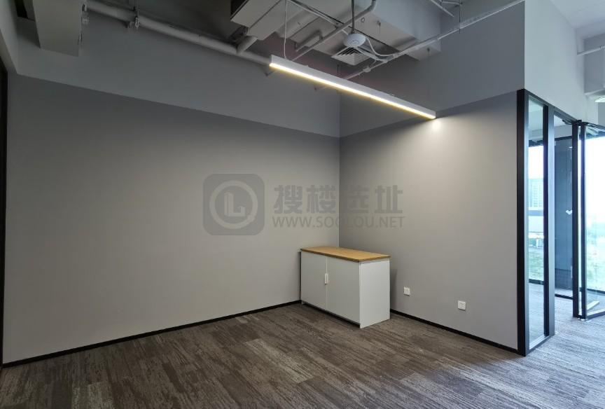 南京金融城面积106平