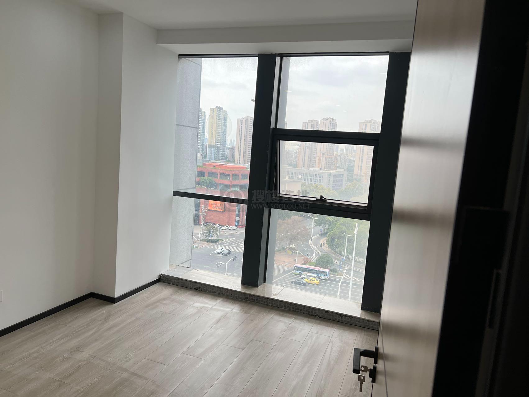 凤凰文化广场面积126平