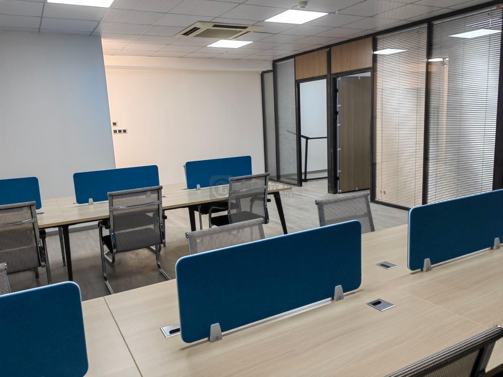 凤凰文化广场面积127平