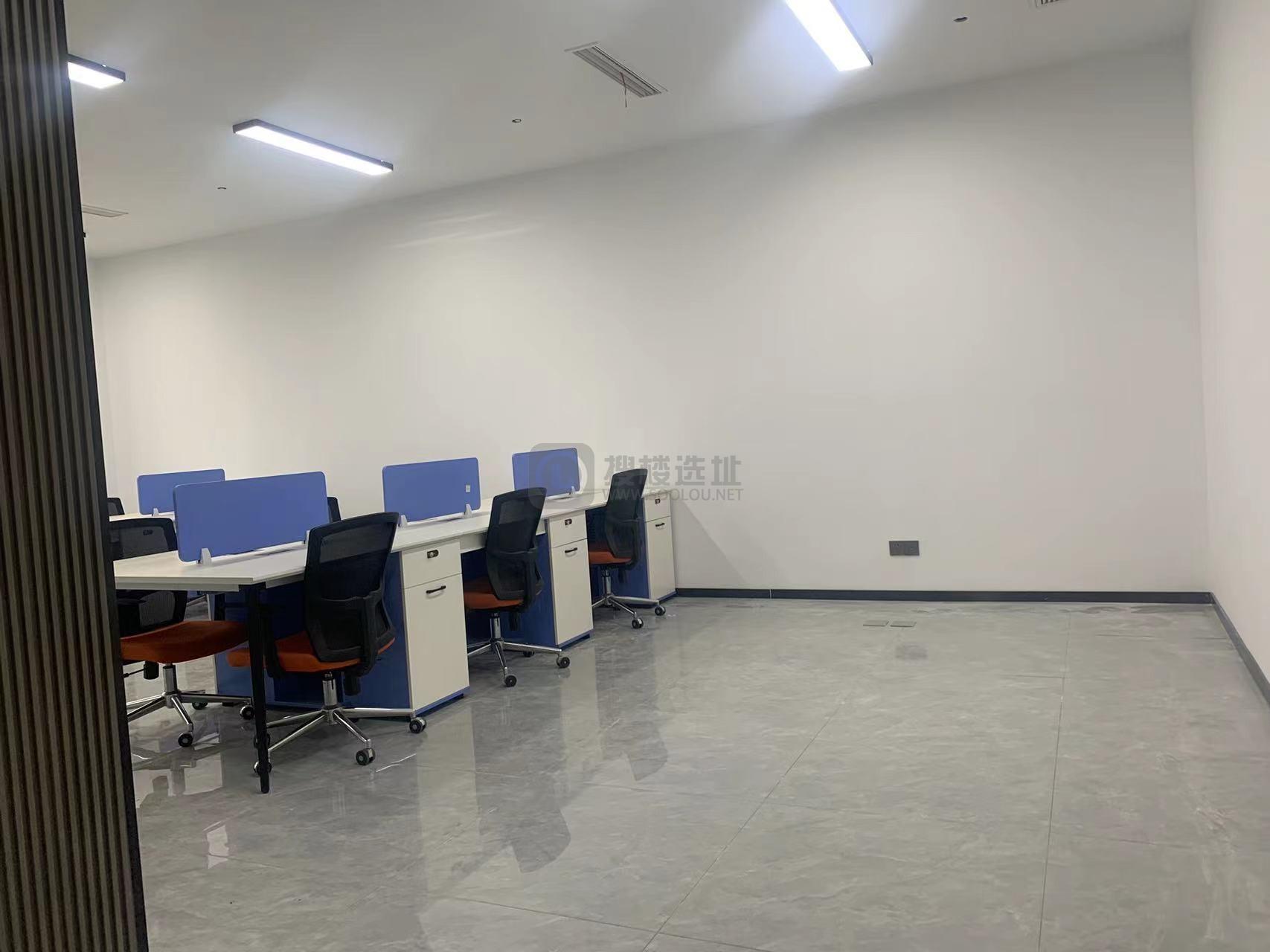 升龙汇金中心面积204平