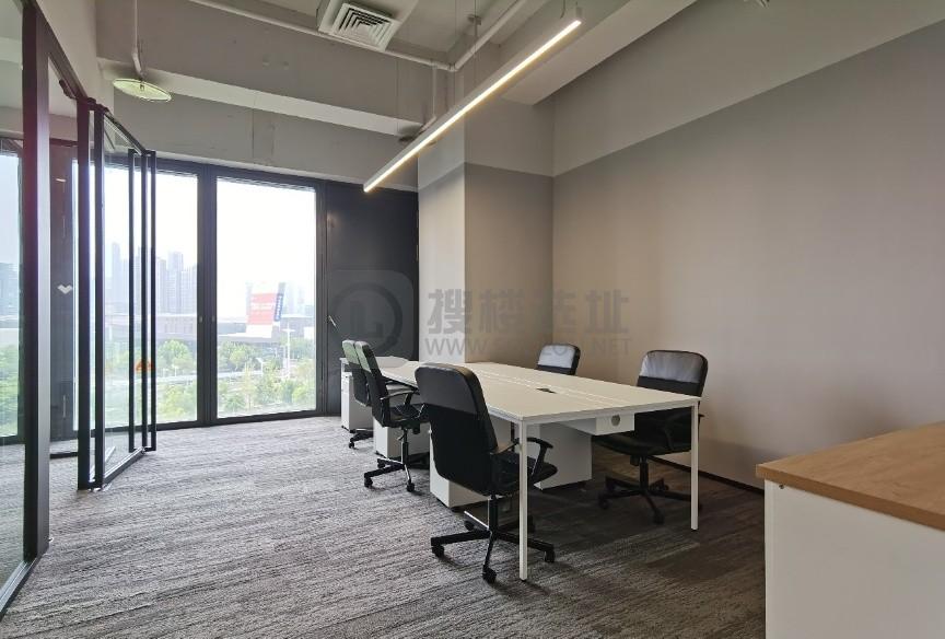 南京金融城面积106平