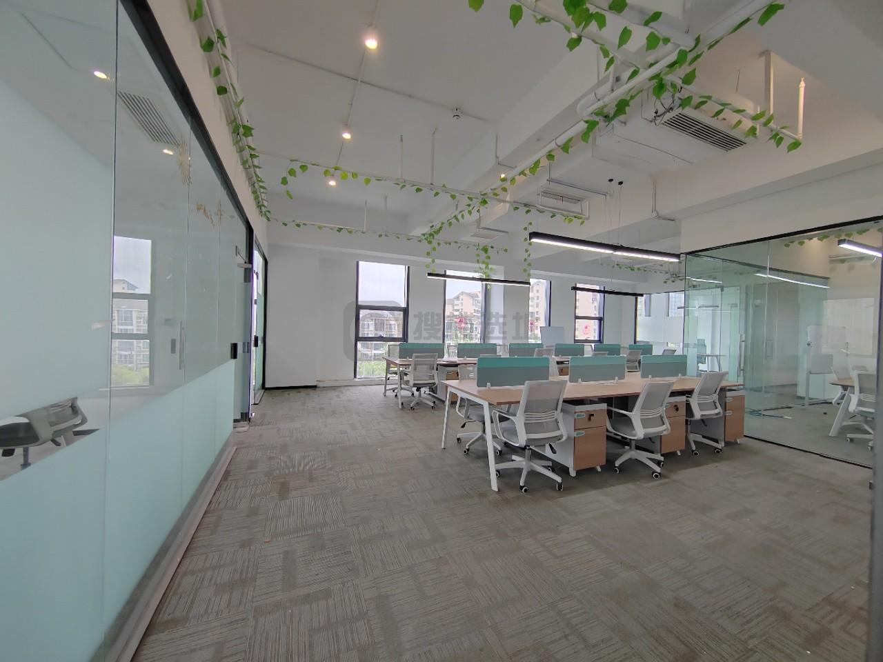  银城INC面积219平