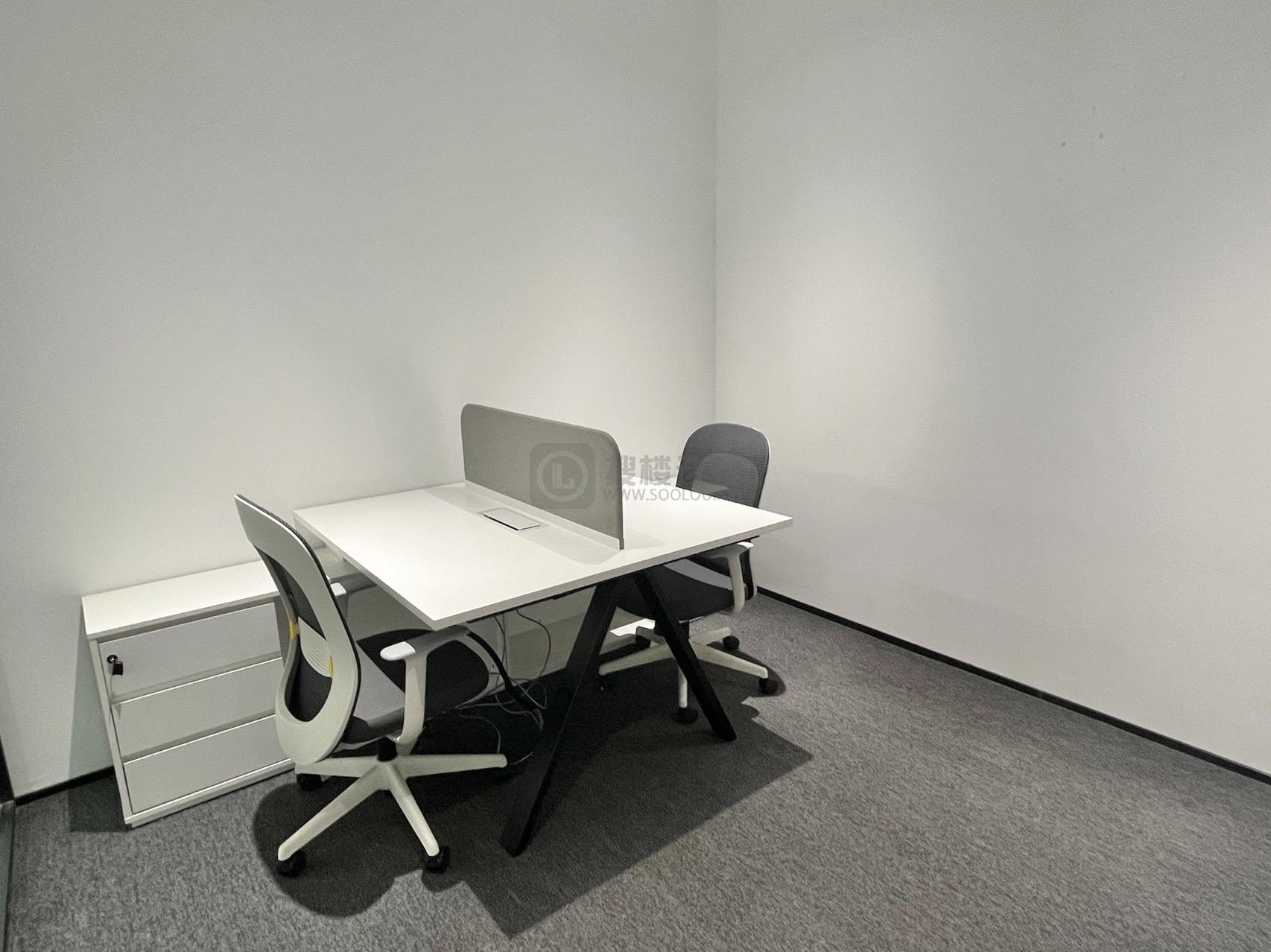 仁恒置地广场面积242平