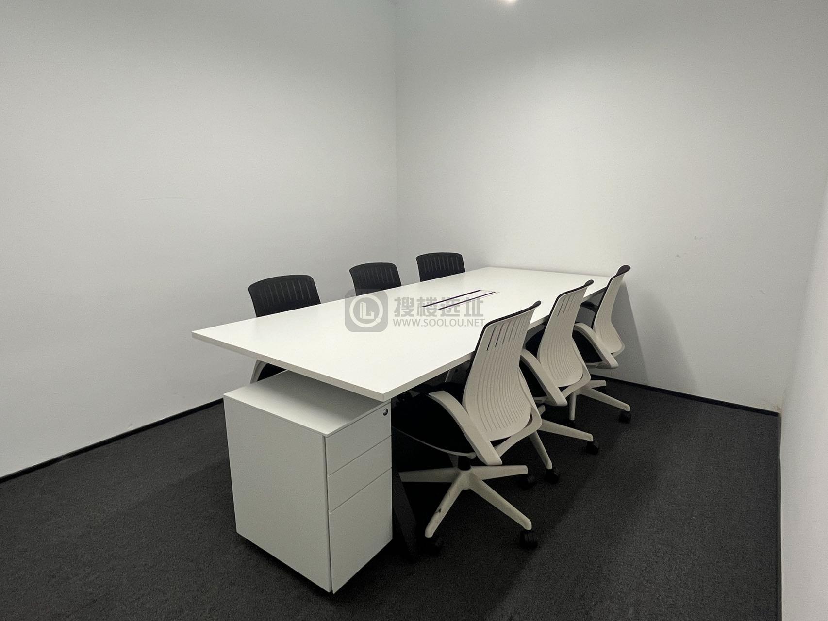 仁恒置地广场面积261平