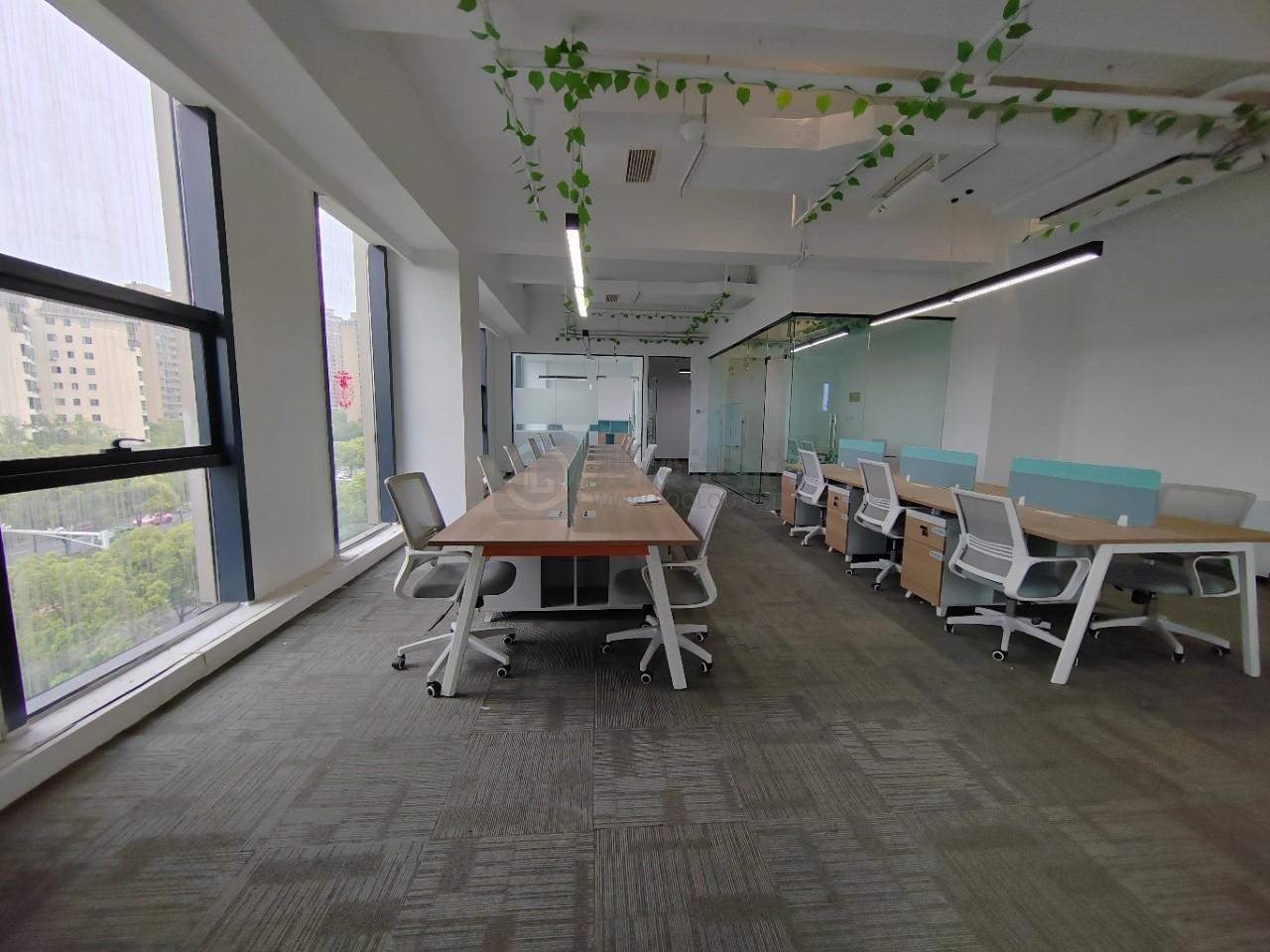  银城INC面积219平