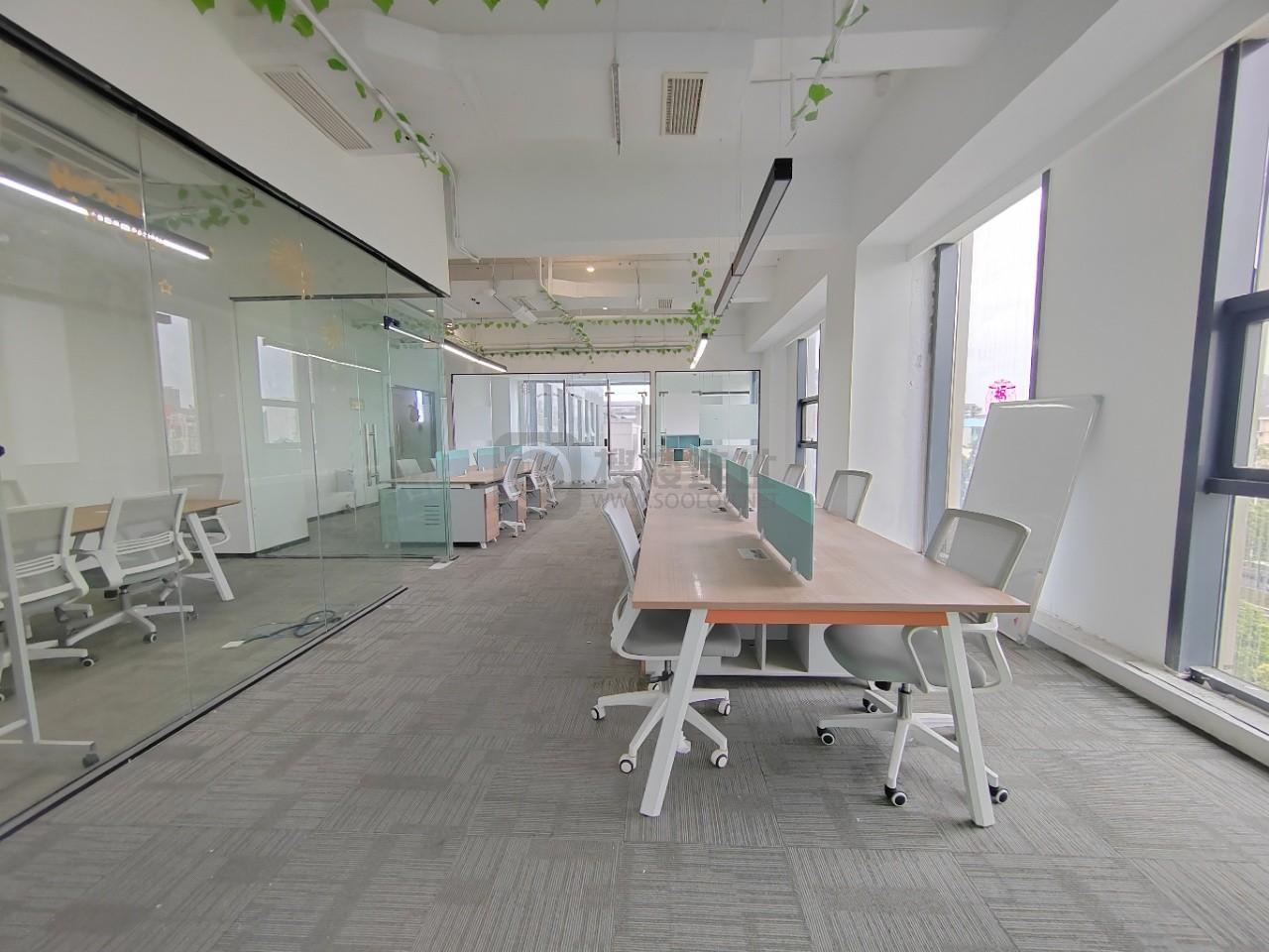  银城INC面积219平