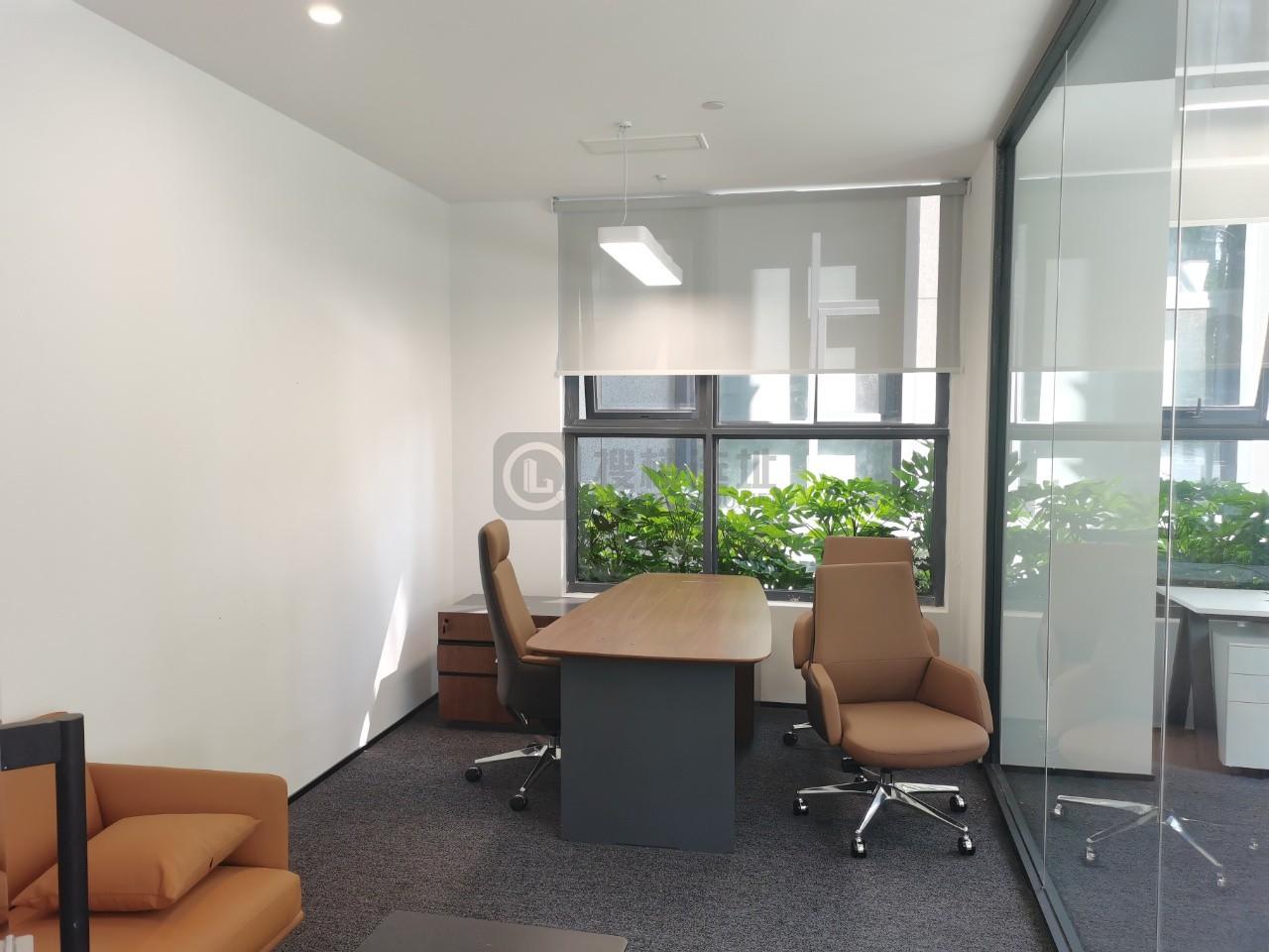 仁恒置地广场面积261平