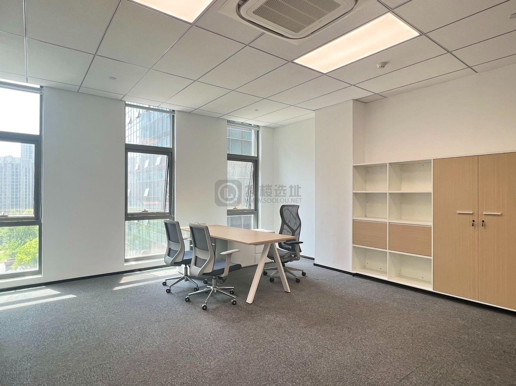 鼓楼创新广场面积235平