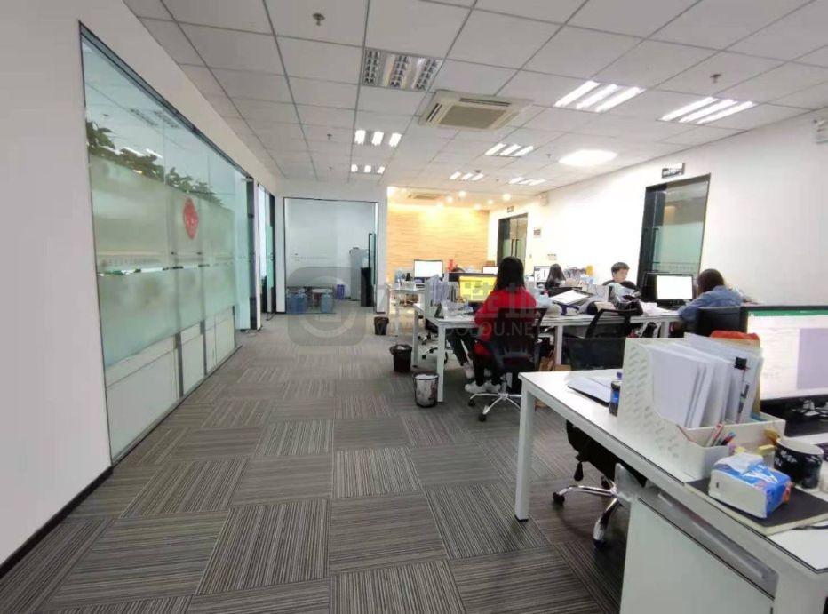 天盛大厦面积180平