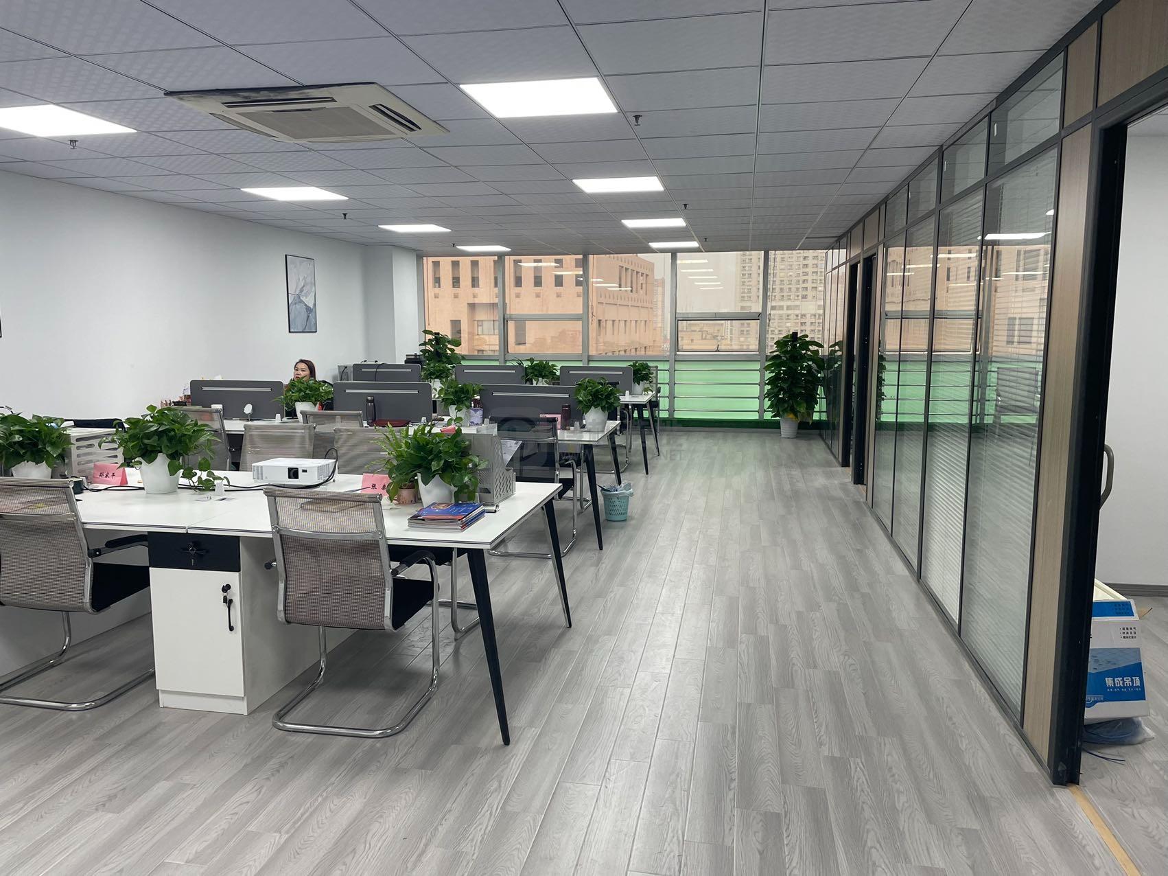 易发信息大厦面积178平