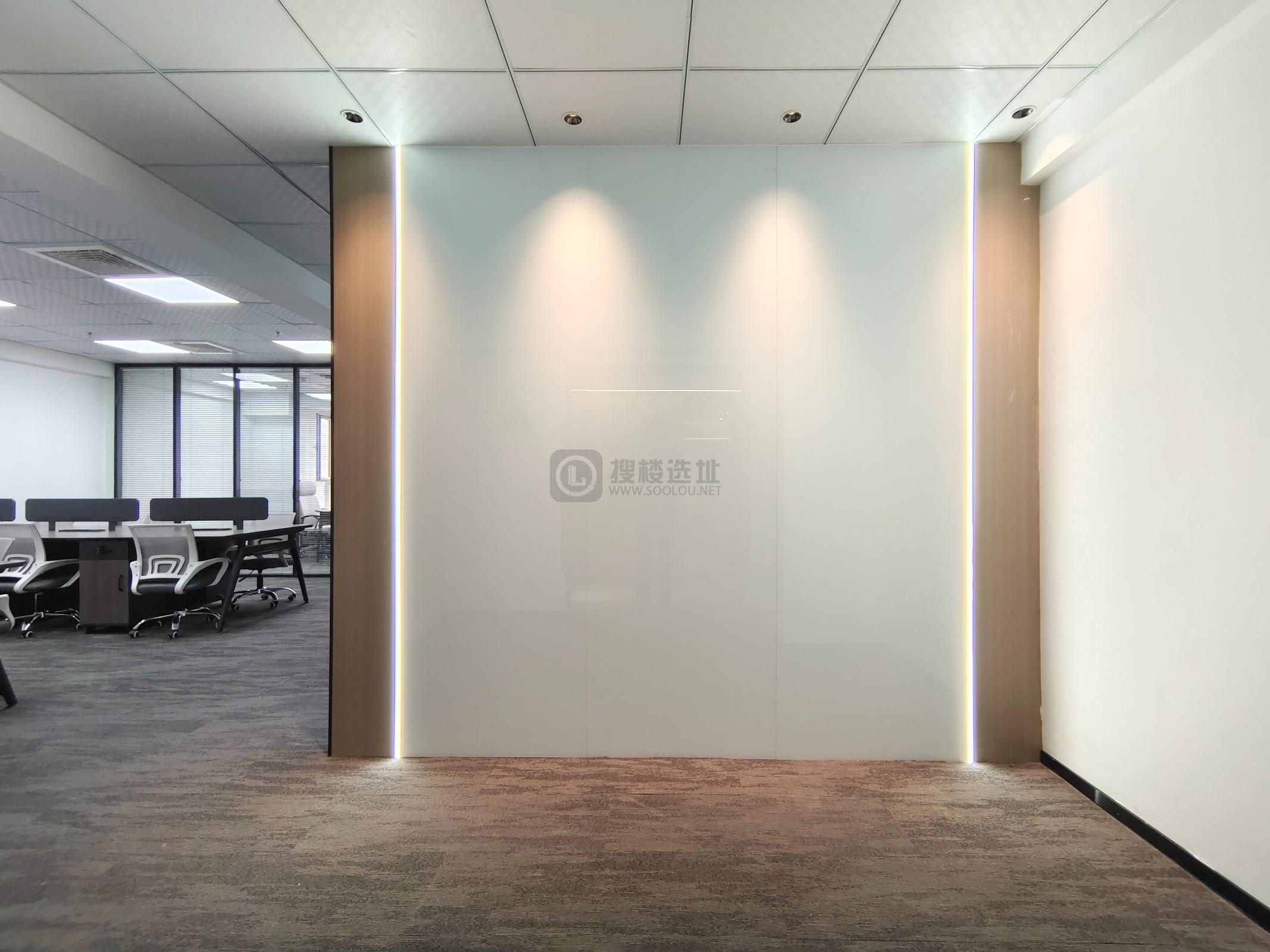 赛程国际大厦面积135平