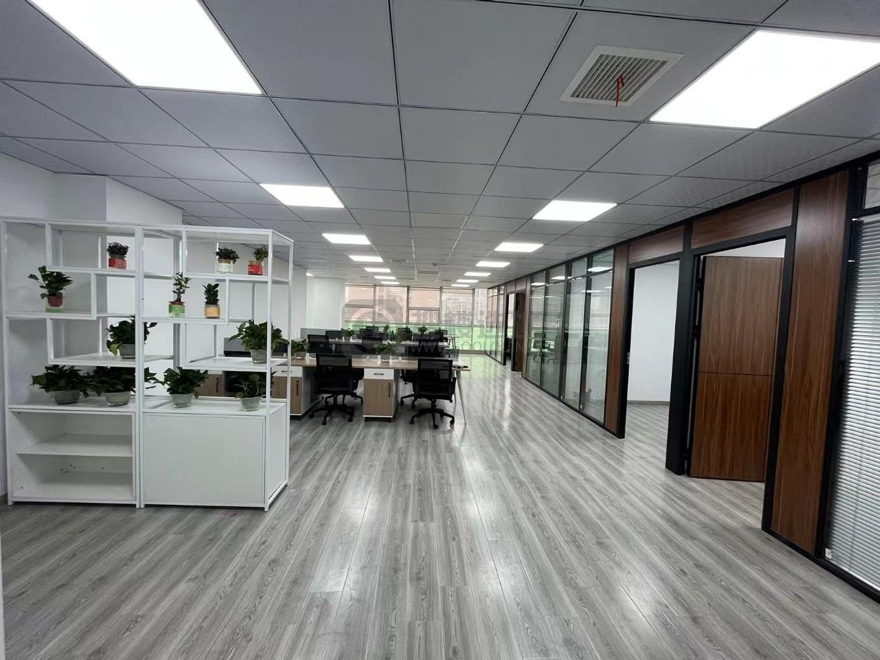 易发信息大厦面积183平