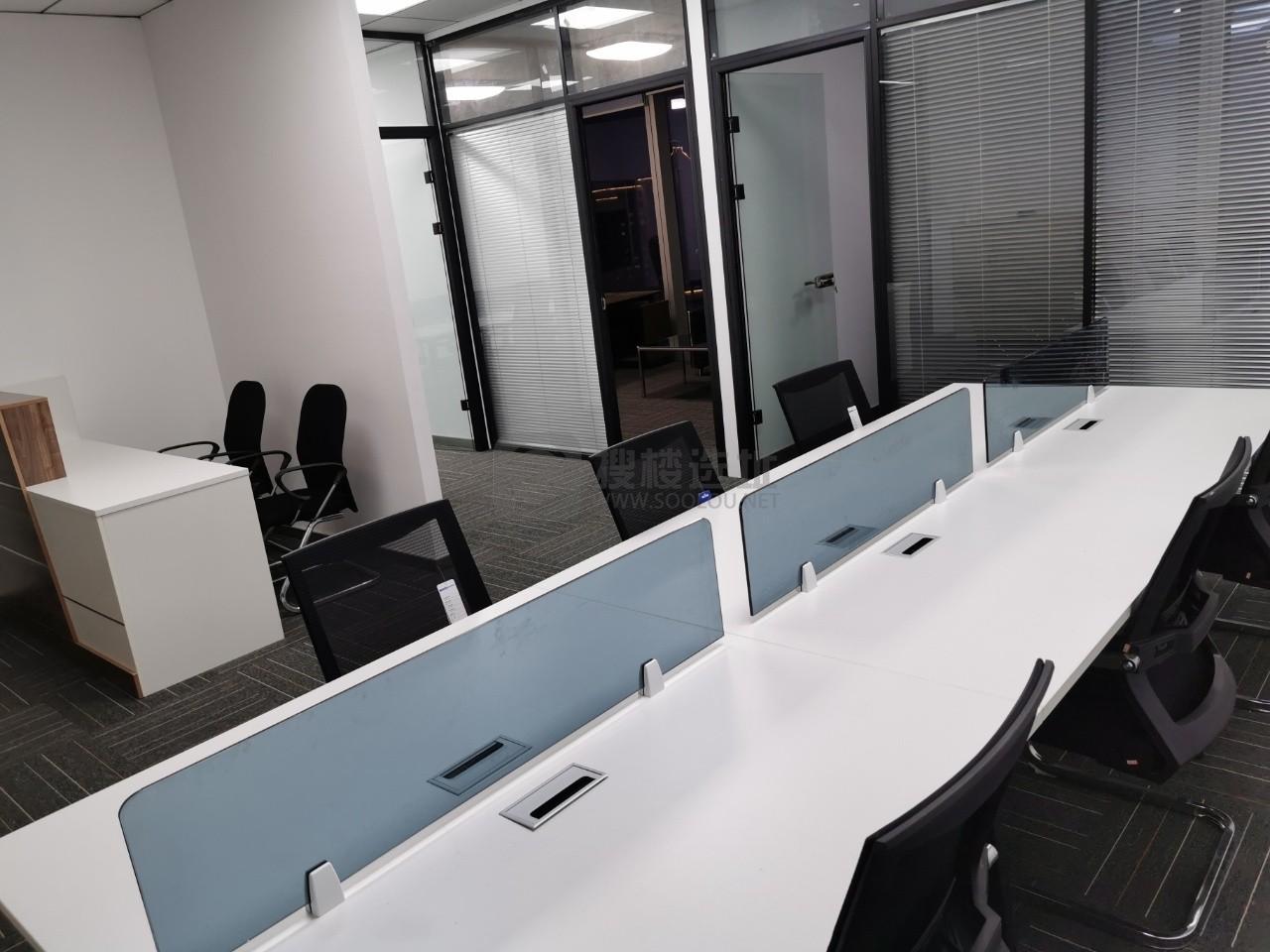 紫峰大厦面积154平