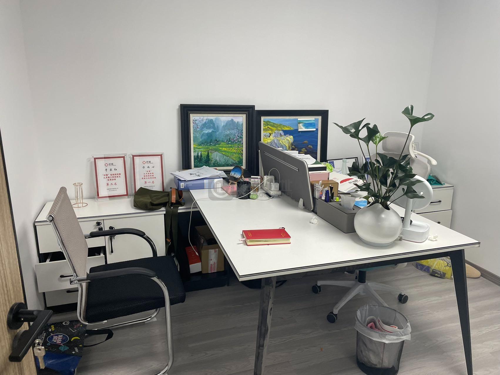 易发信息大厦面积178平