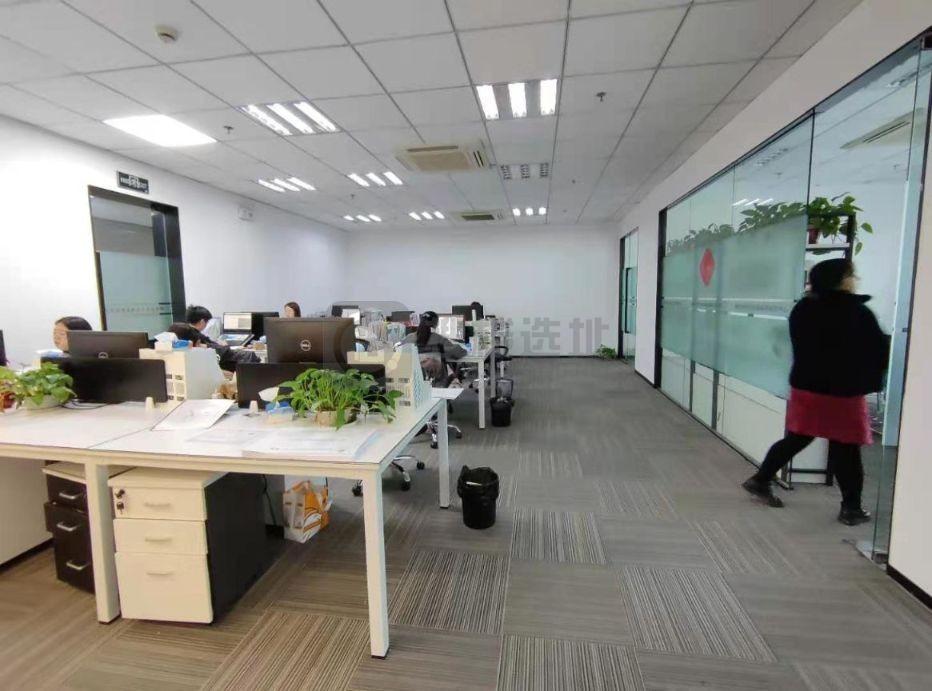 天盛大厦面积180平