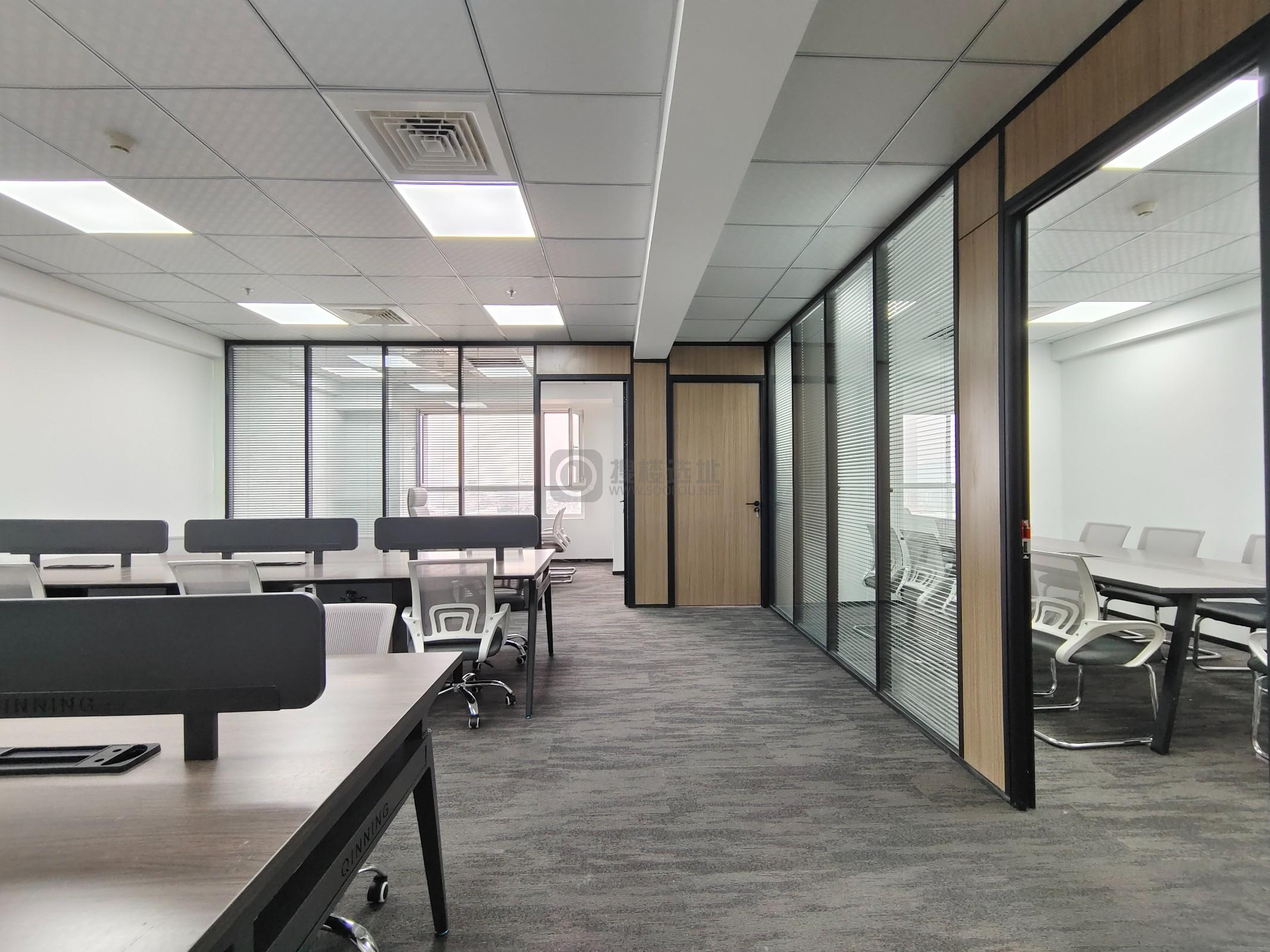 赛程国际大厦面积135平