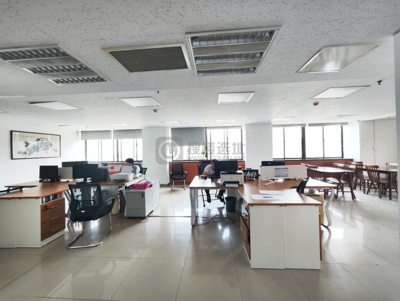 青华大厦面积237平