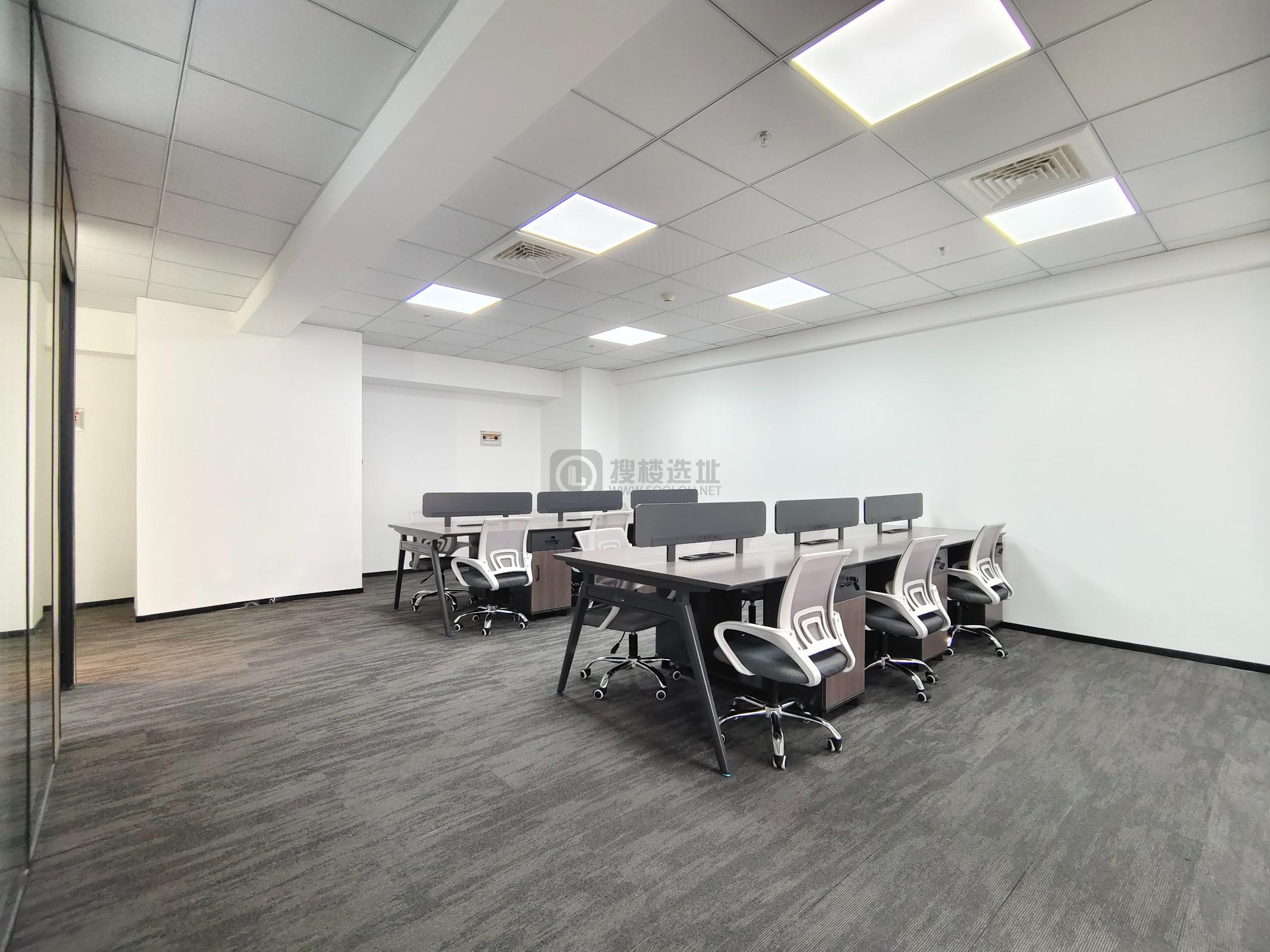 赛程国际大厦面积135平