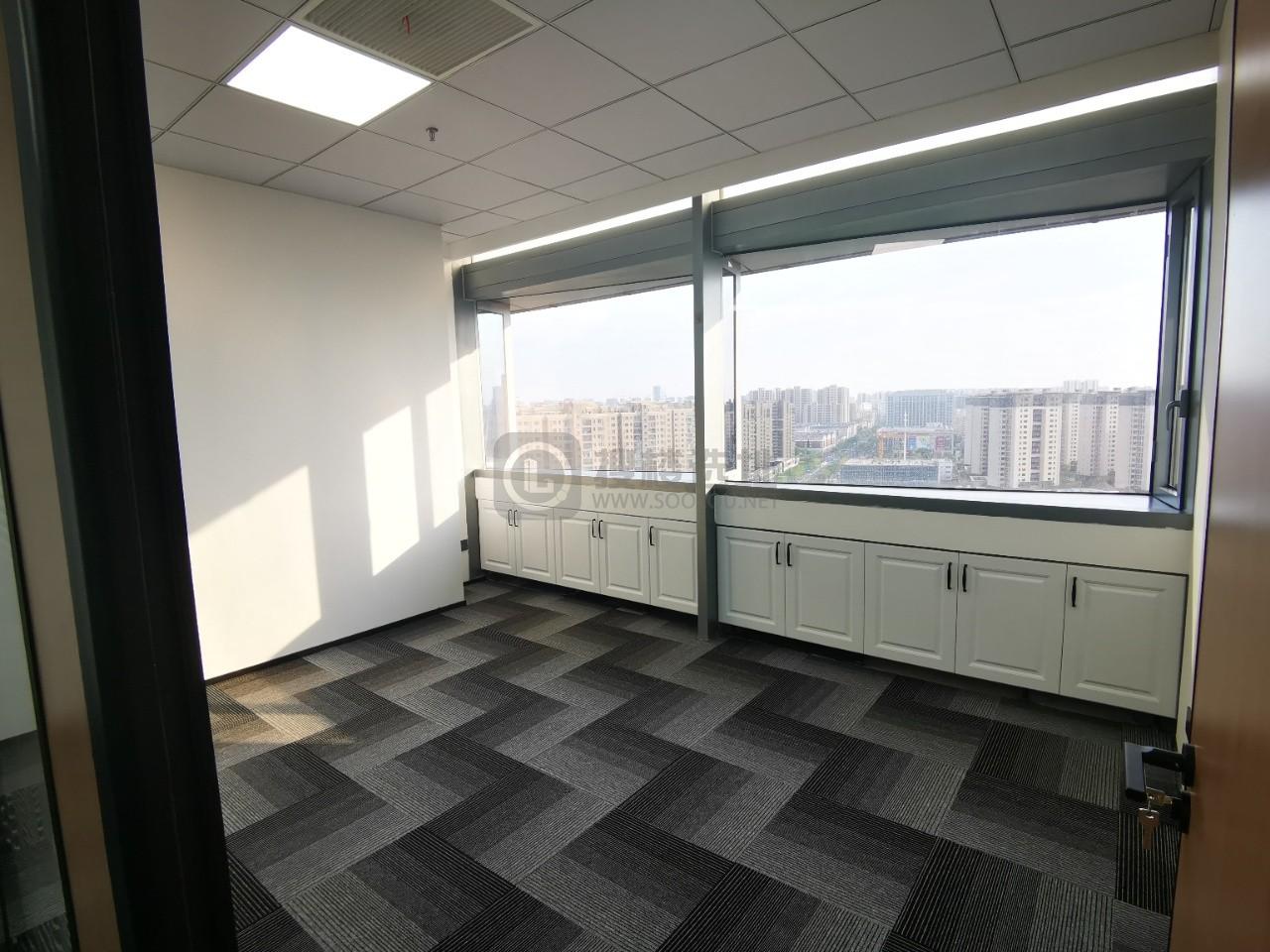  新城总部大厦面积132平