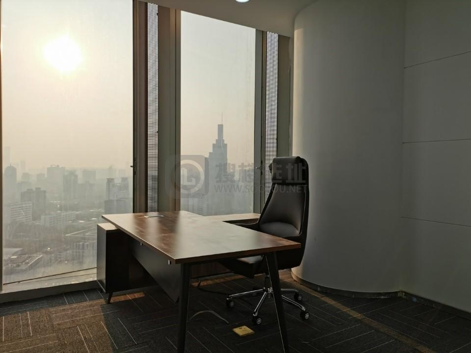 紫峰大厦面积162平