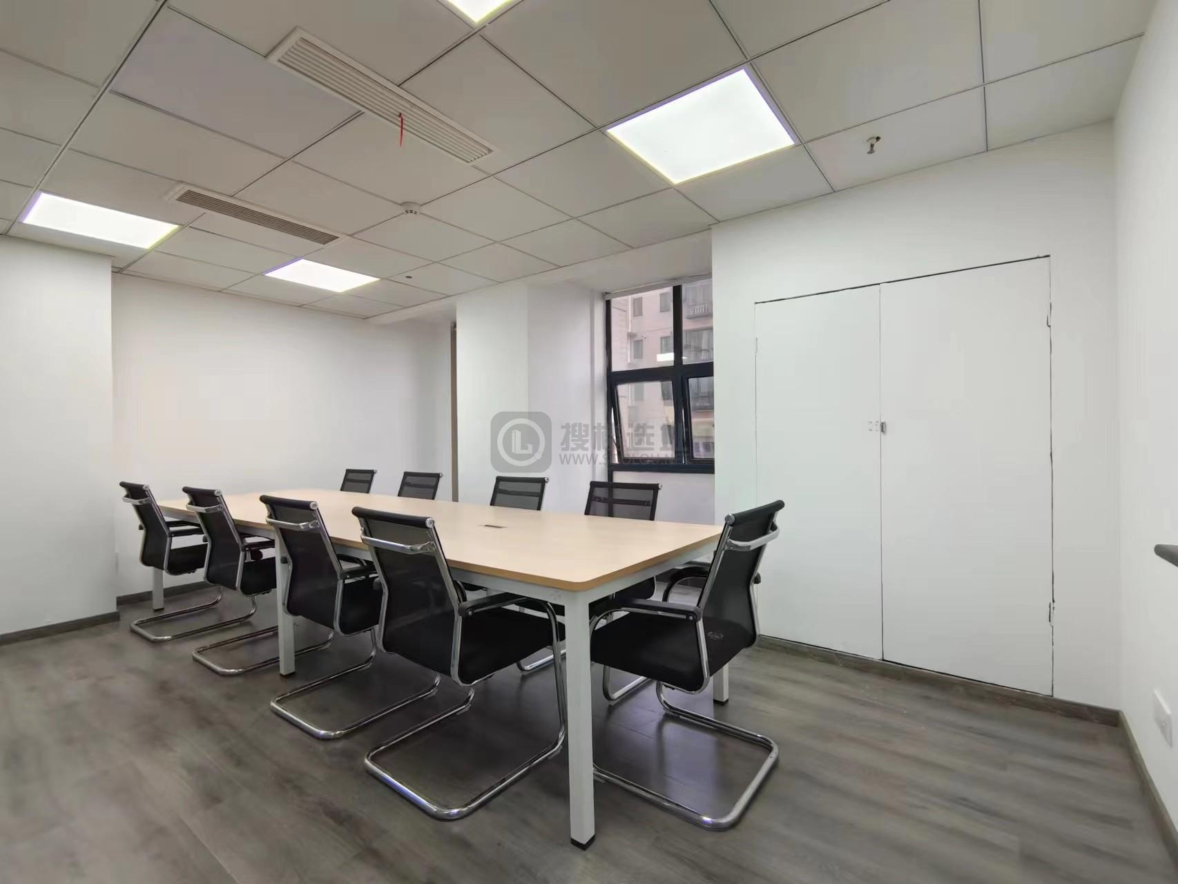 君临国际面积368平