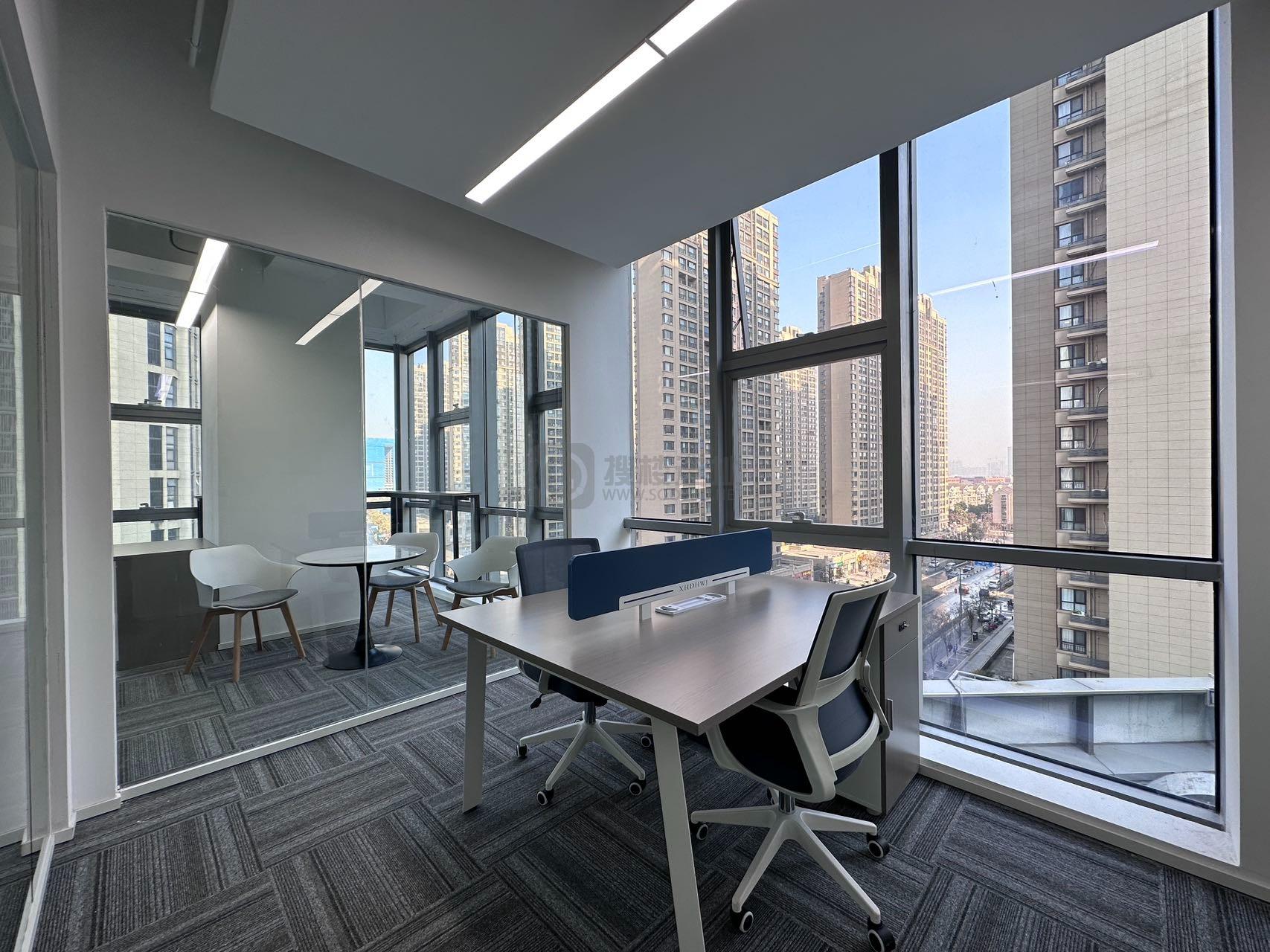 保利中心面积190平