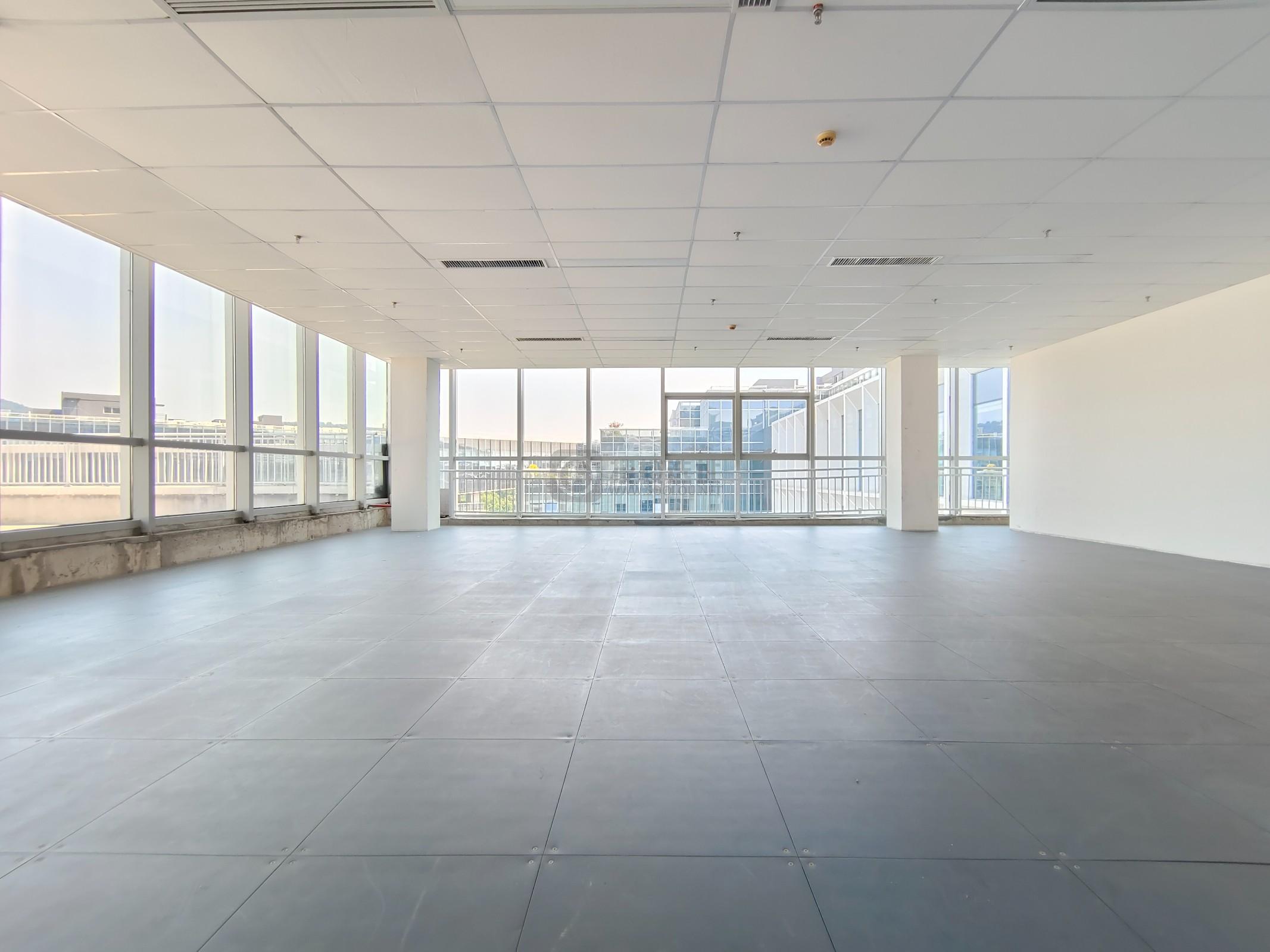  星河world面积335平