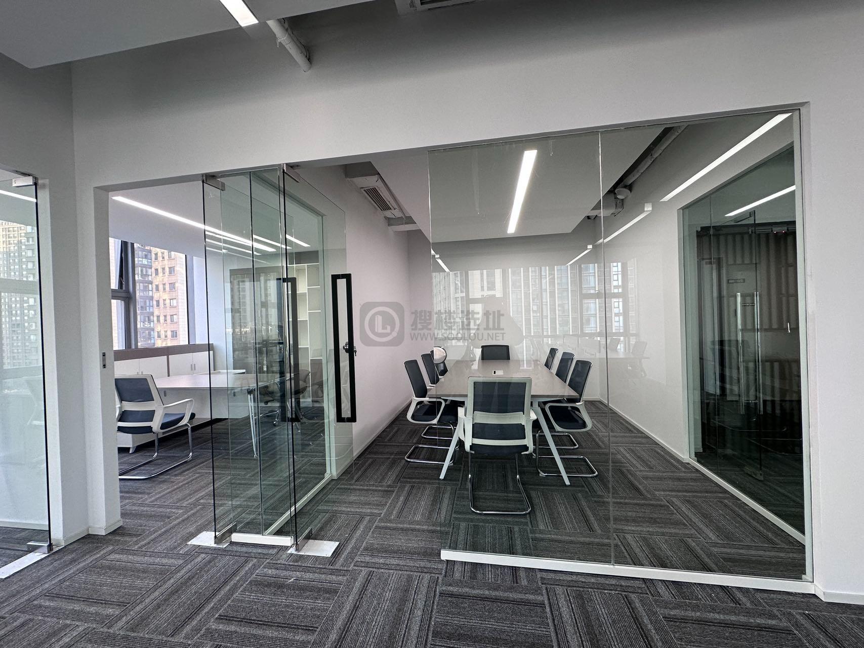 保利中心面积190平