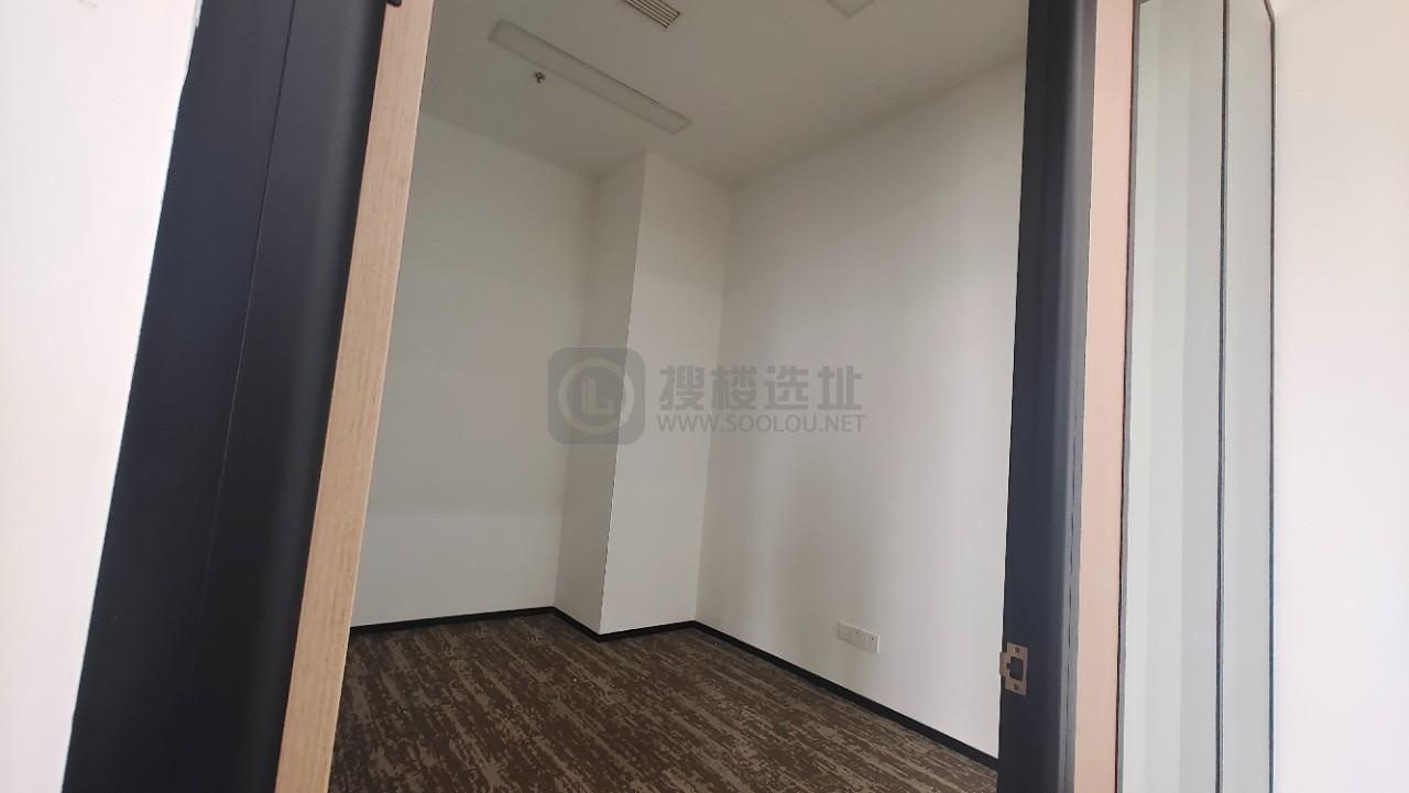 佳强大厦面积242平