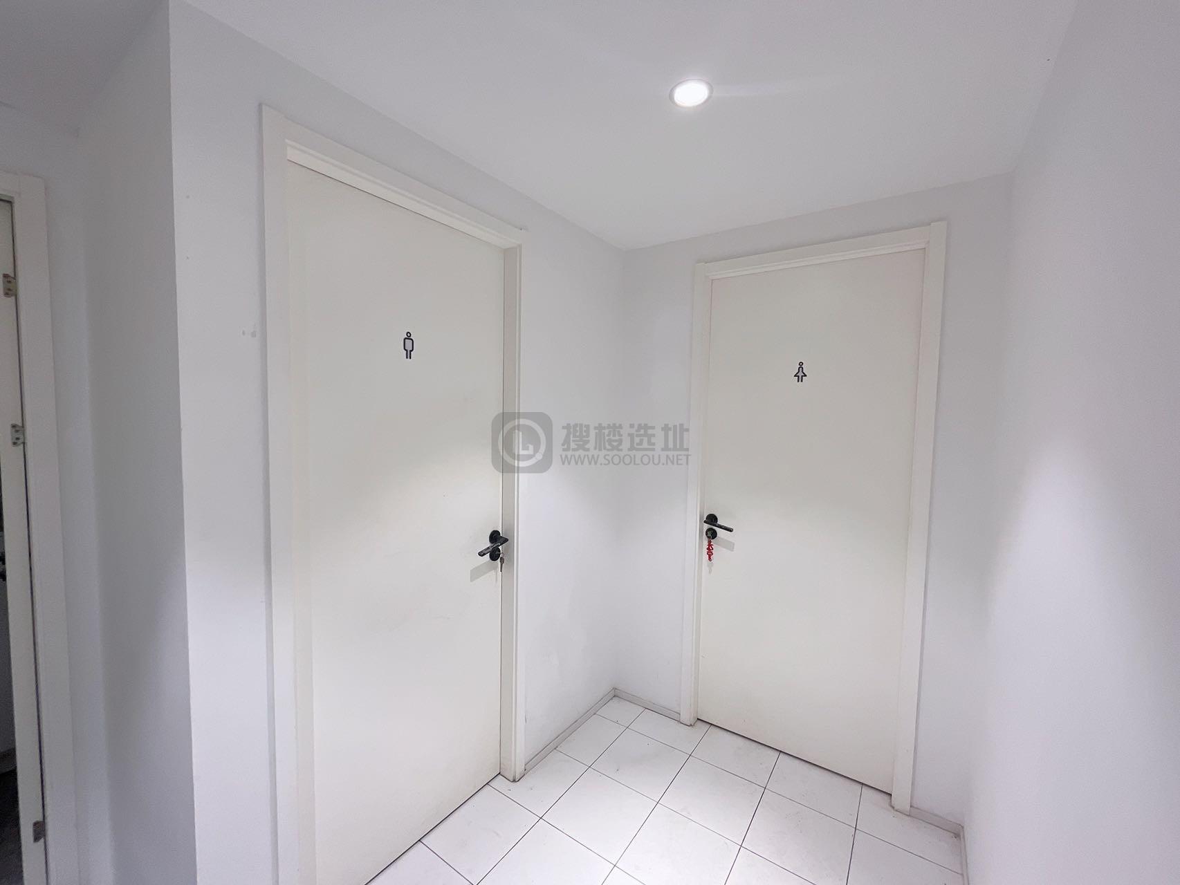  创意中央面积683平