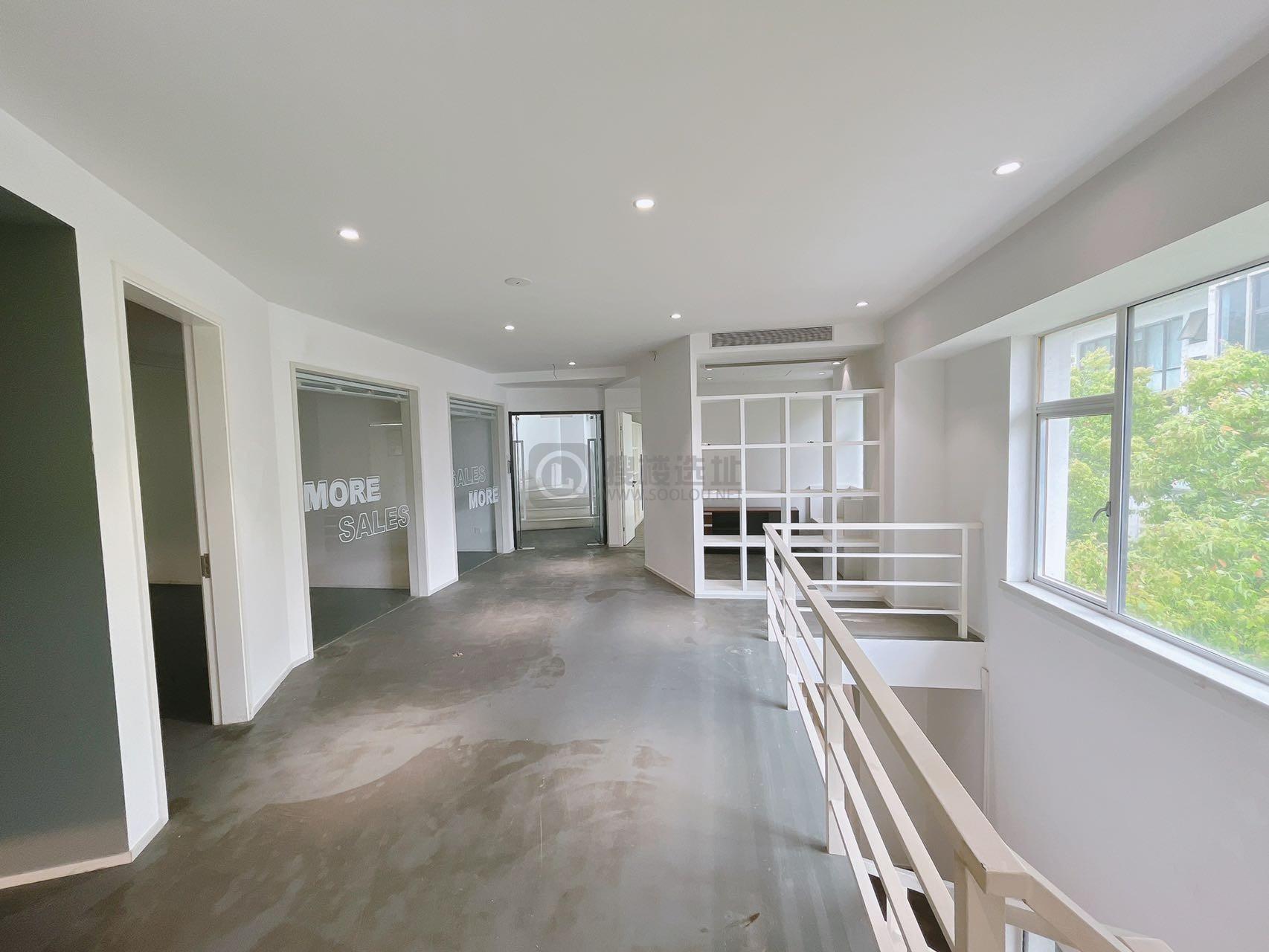  创意中央面积683平