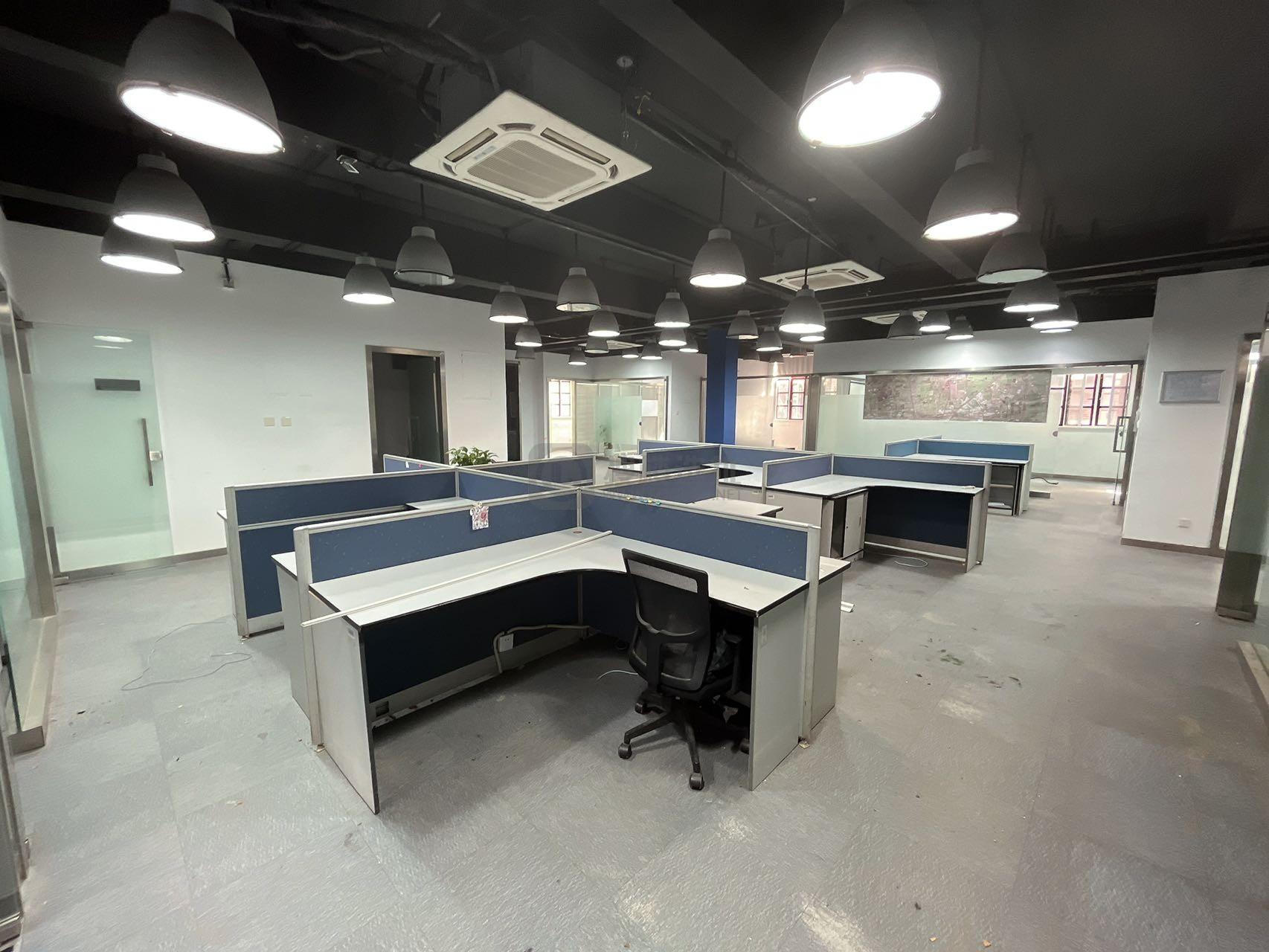  创意中央面积486平