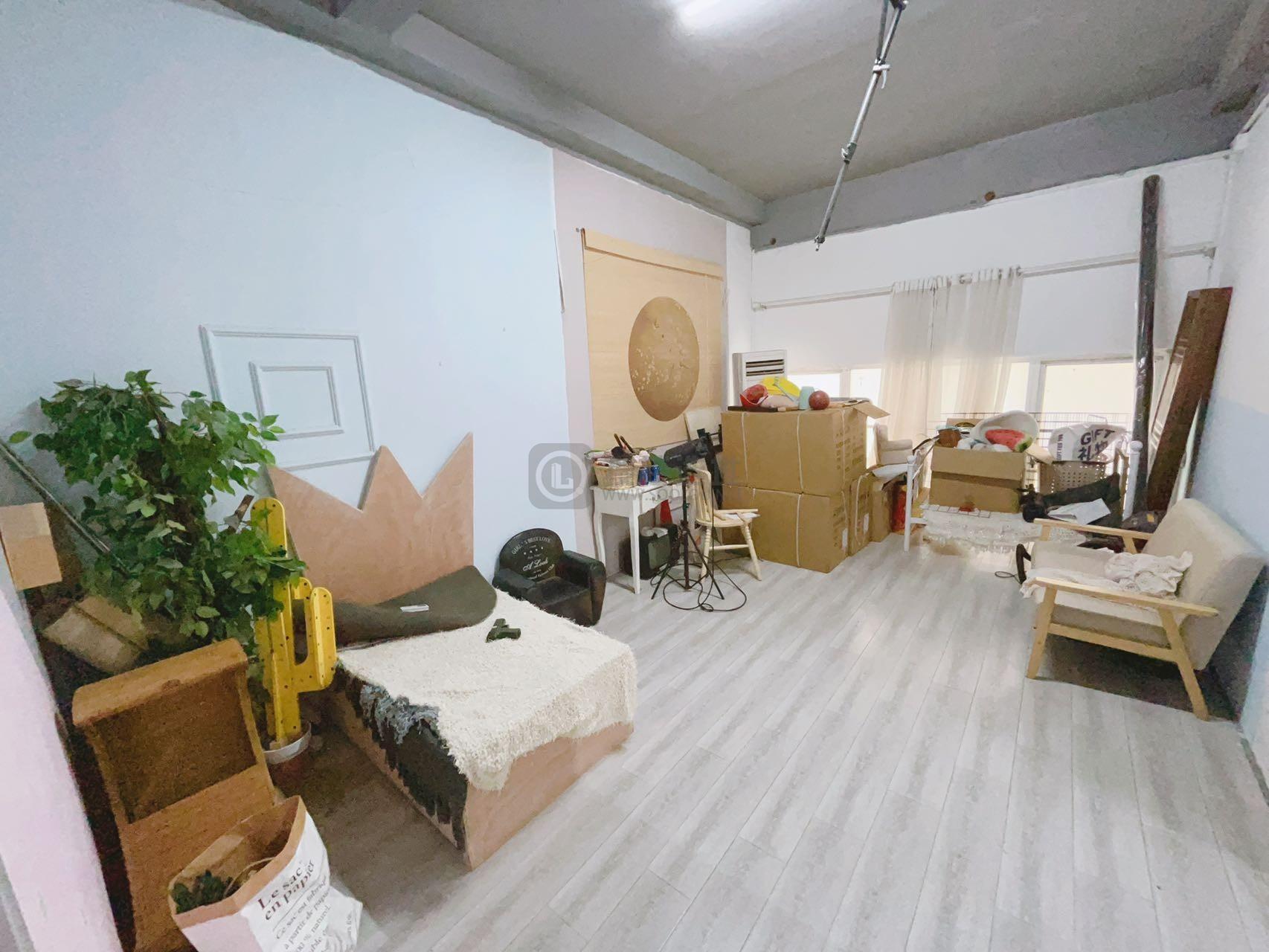  创意中央面积303平