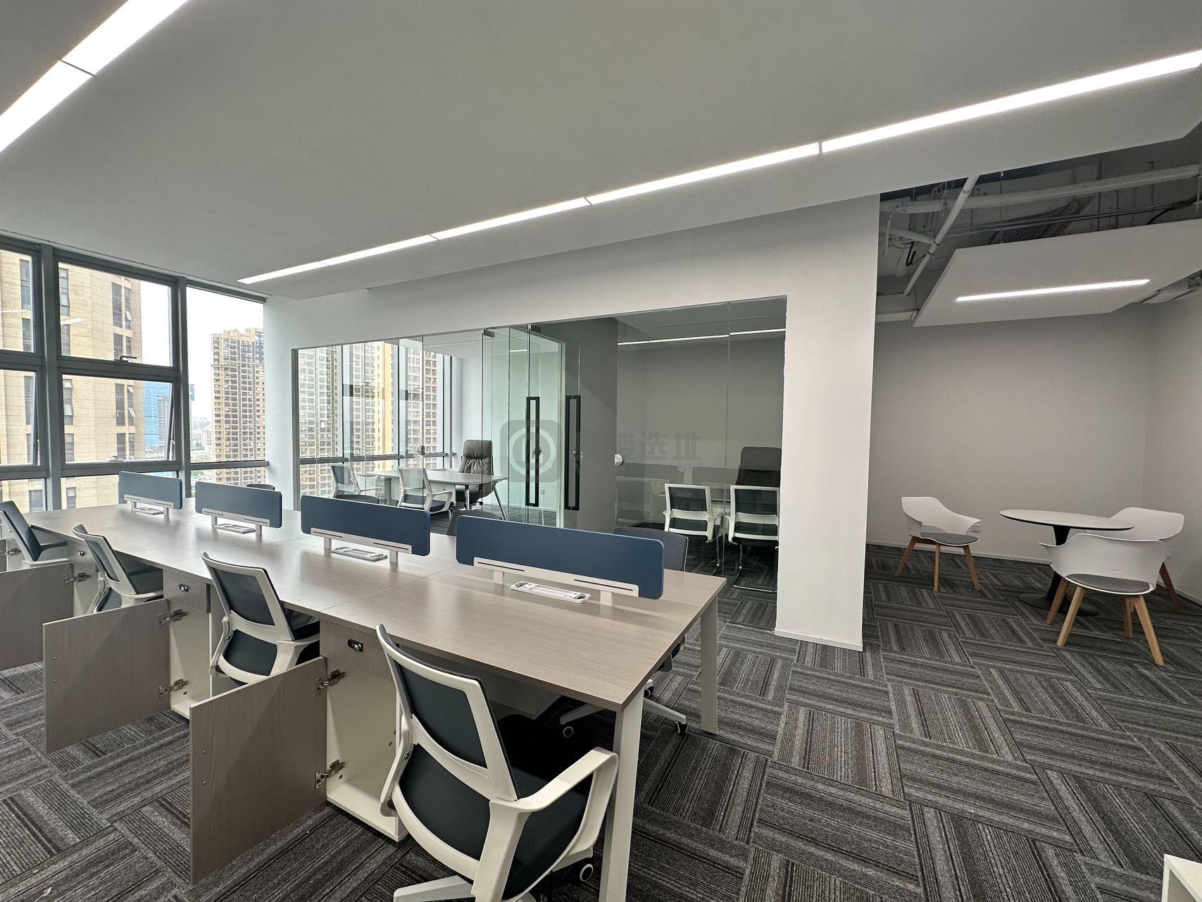 保利中心面积122平