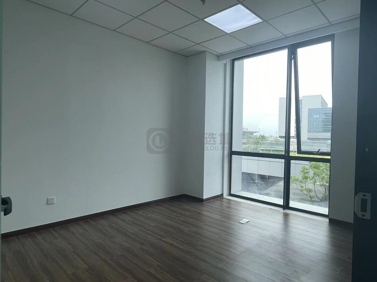 绿地云都会面积100平