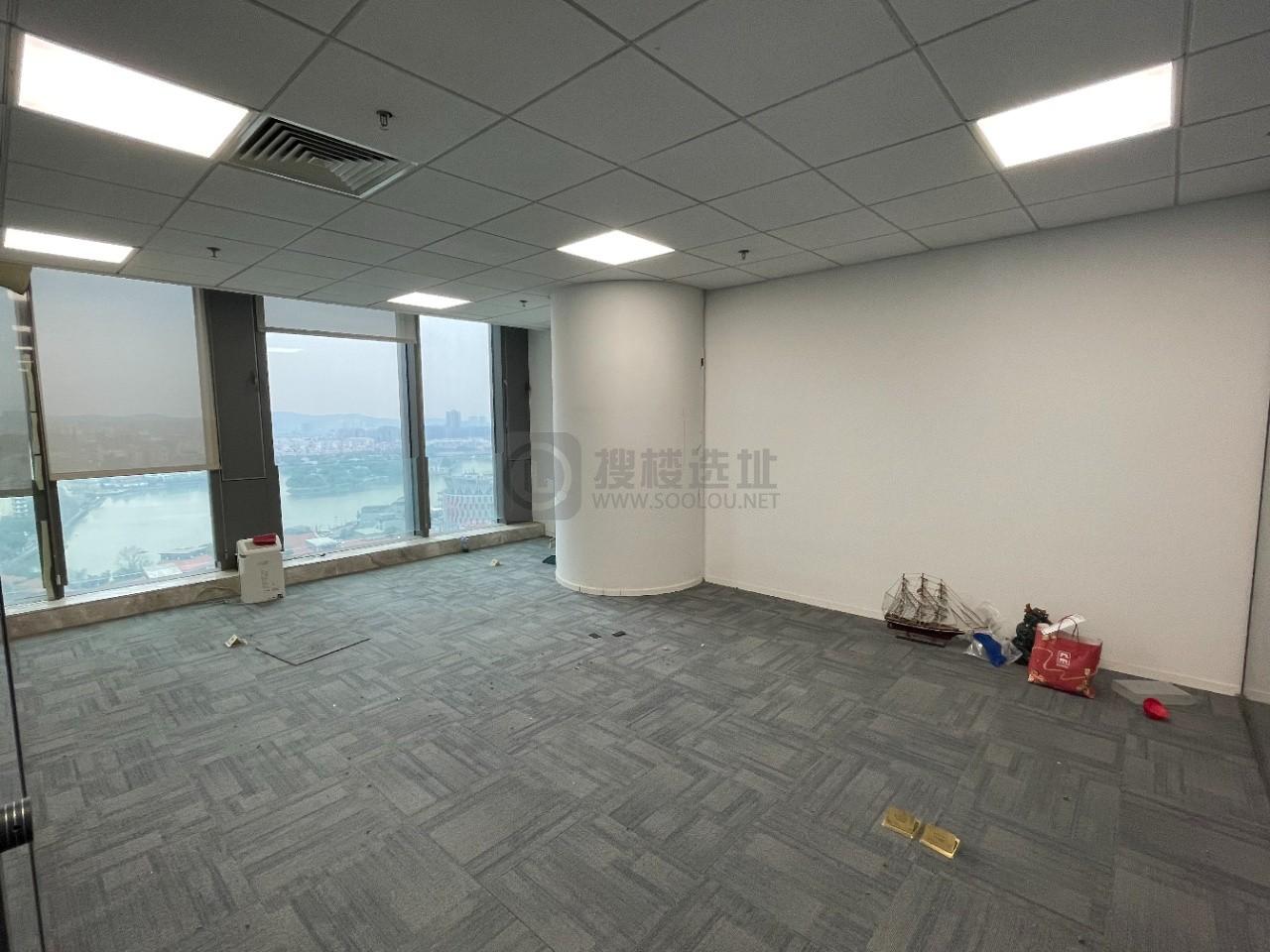 景枫中心面积303平