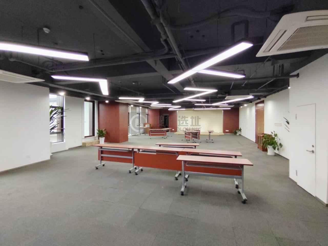 高科中心面积1018平