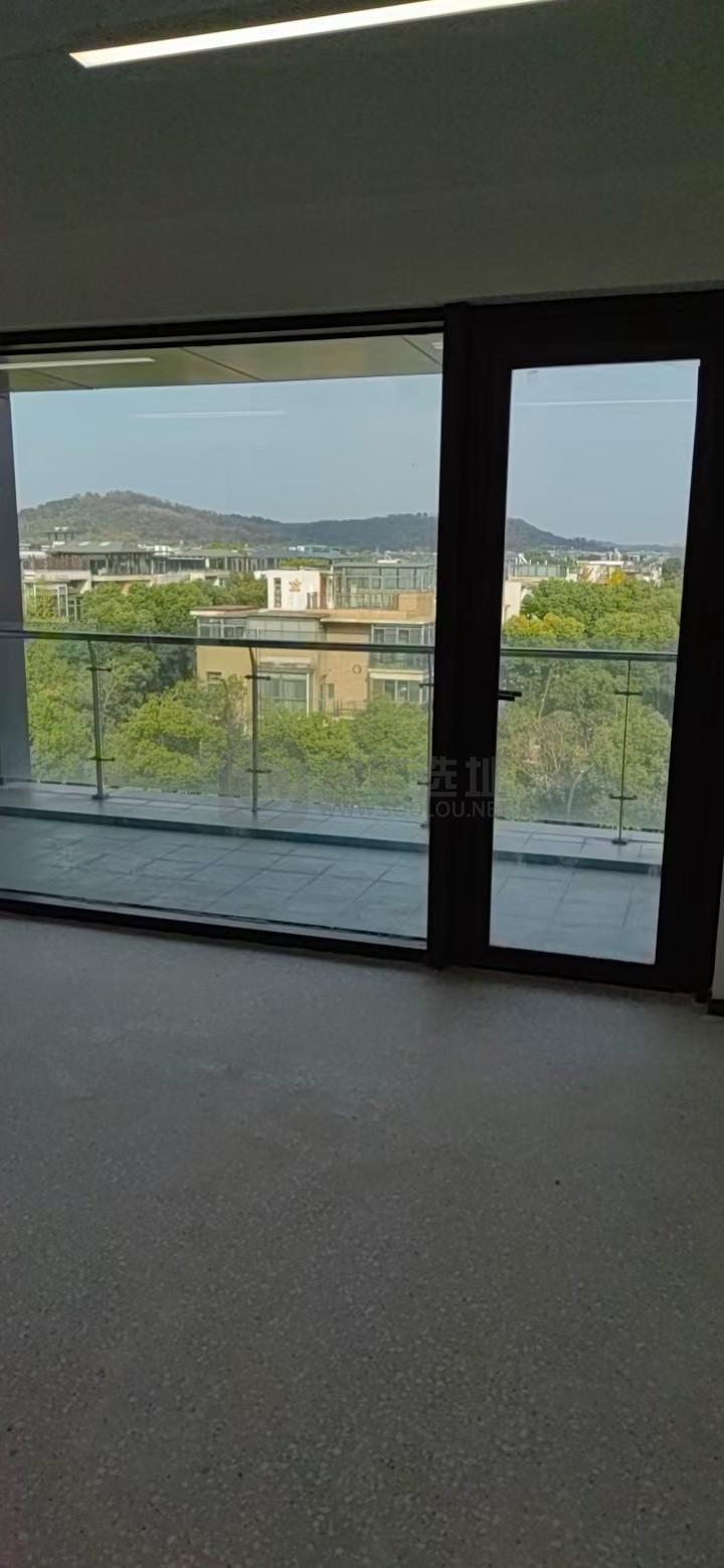 仙林新地中心面积178平