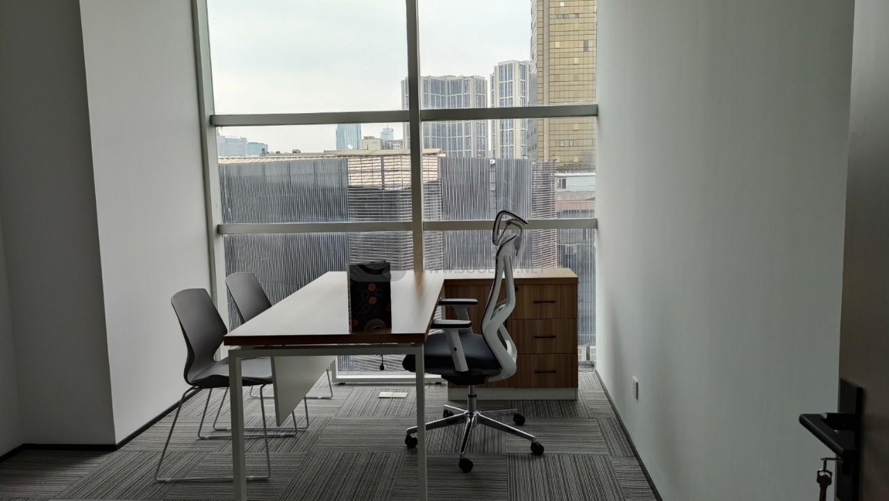 中环国际广场面积240平